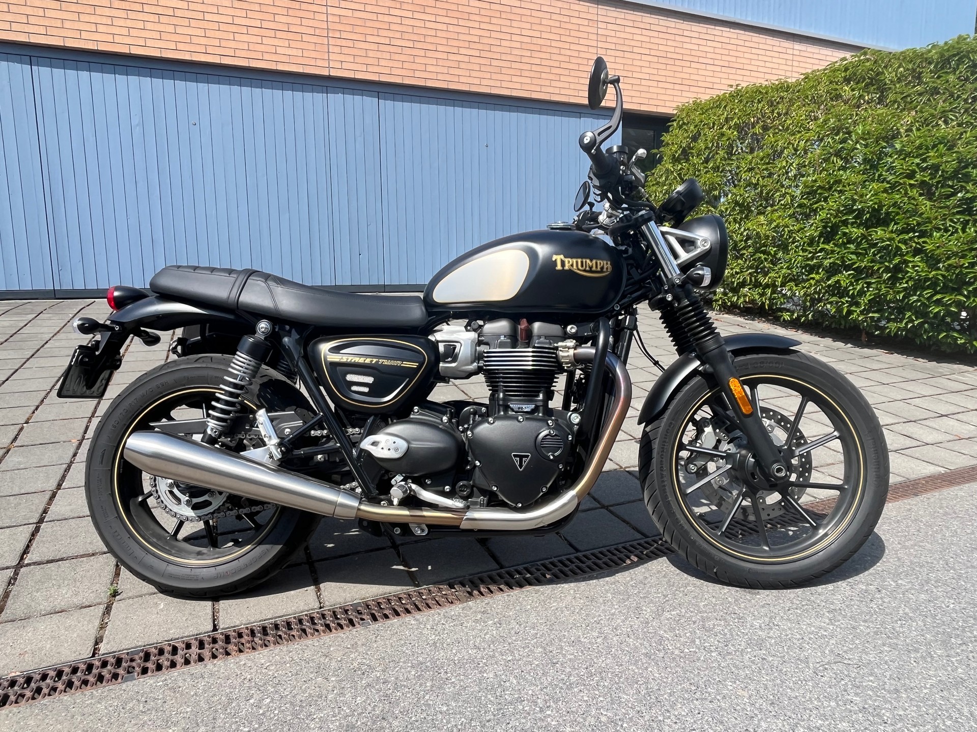 TRIUMPH Street Twin 900 Gold Line (35kW)-image-0