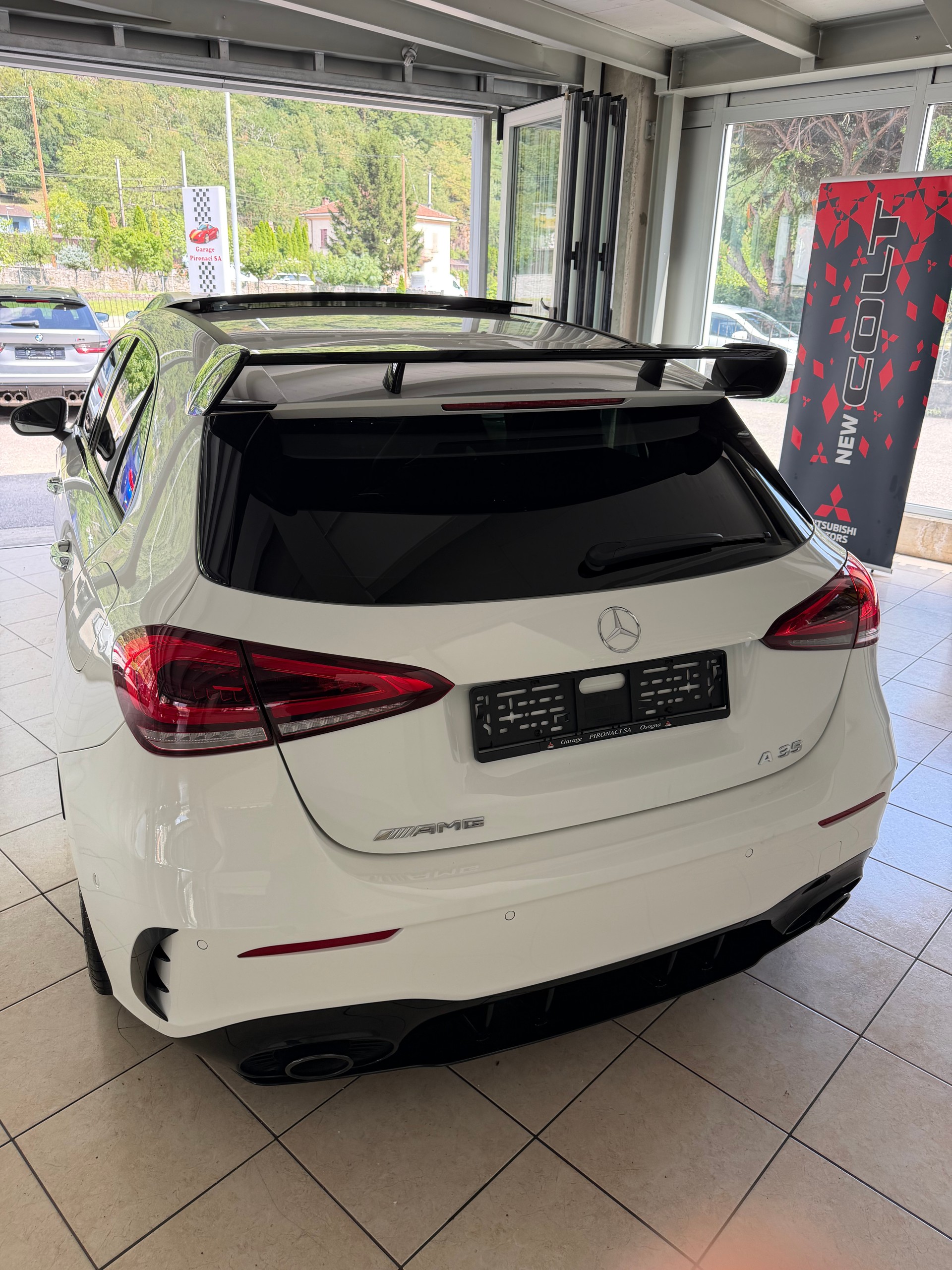 MERCEDES-BENZ A 35 AMG 4Matic Speedshift-image-5
