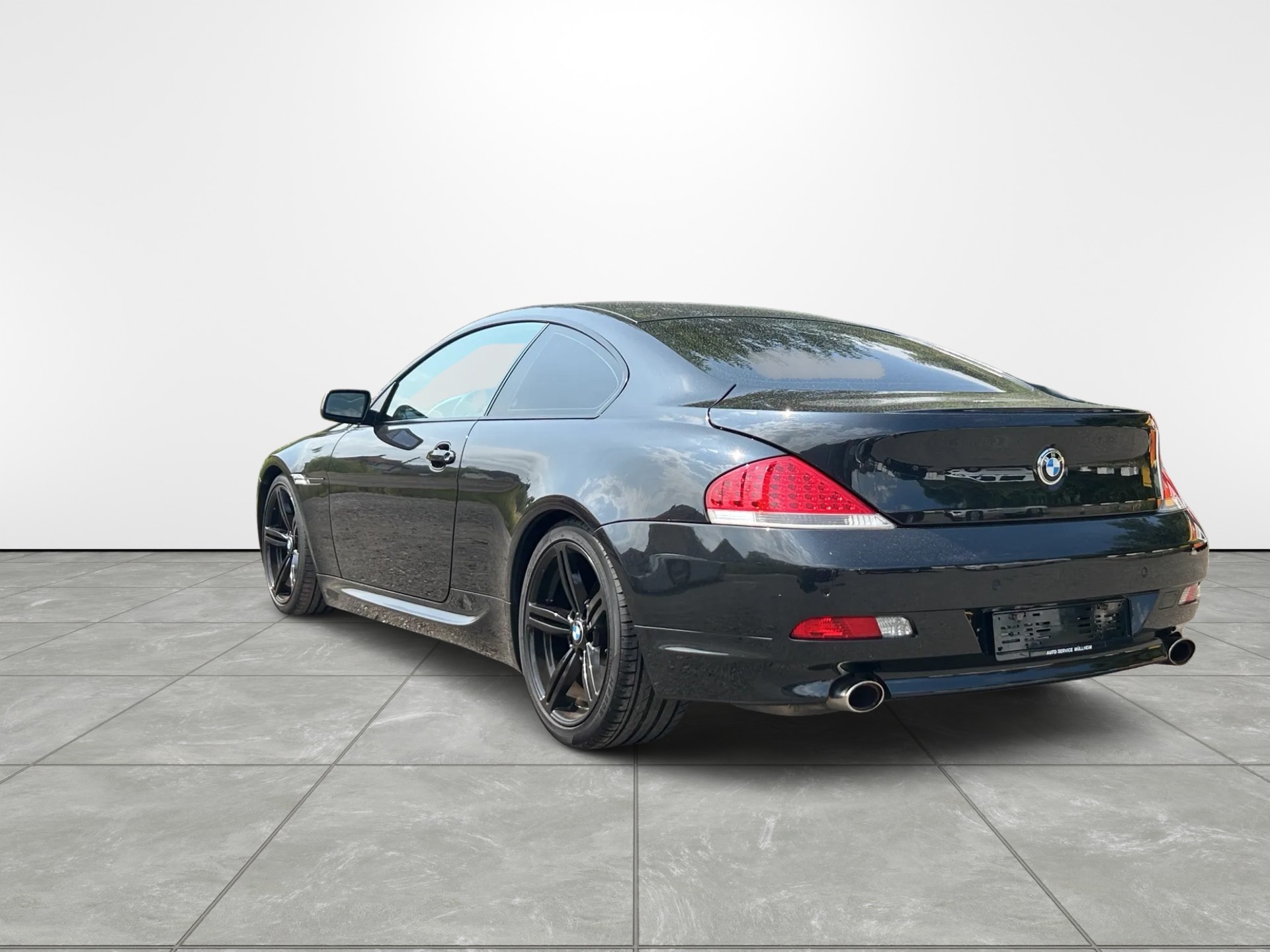 BMW 645i-image-1