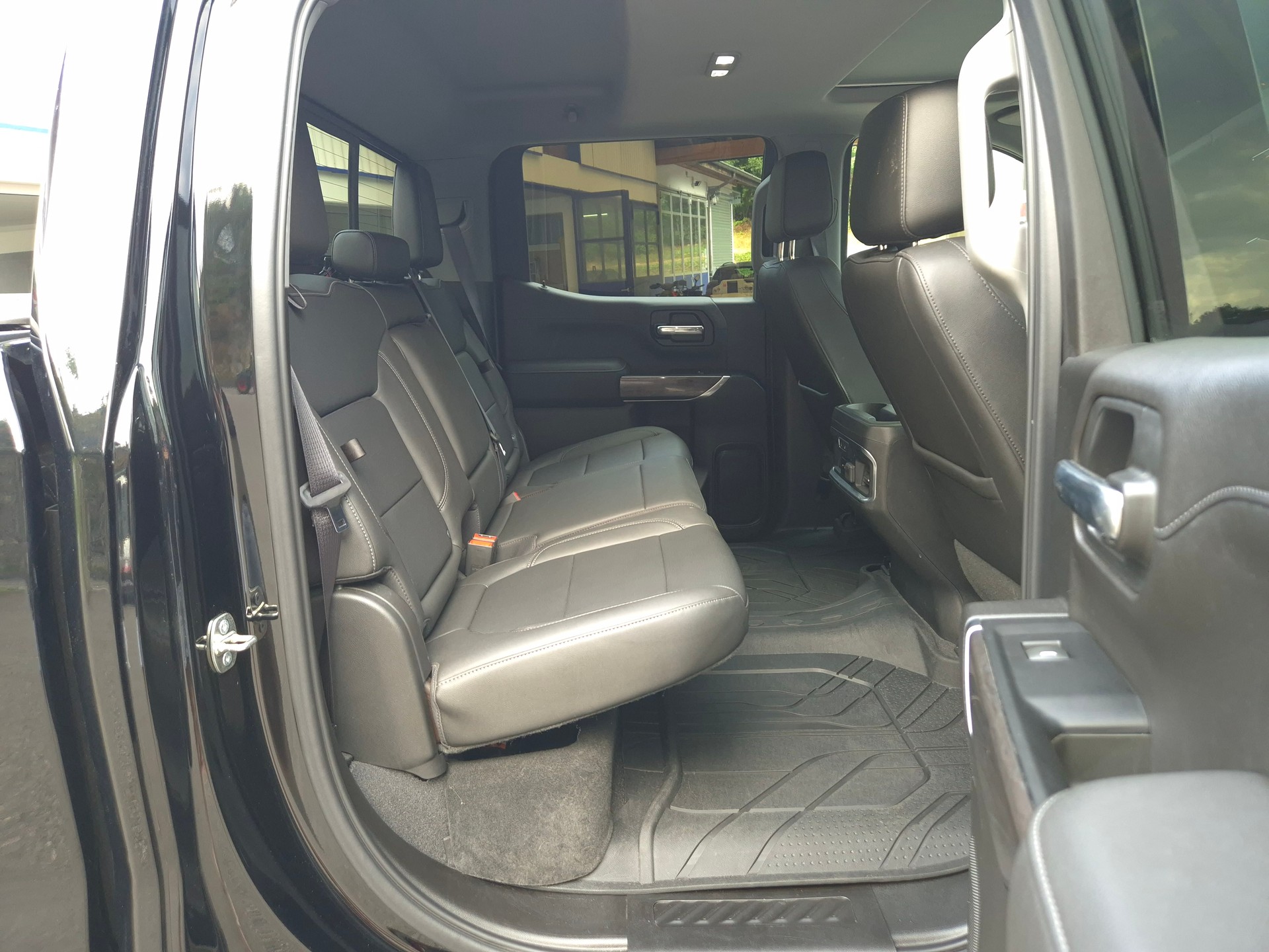 CHEVROLET Silverado 1500 LTZ V8-image-28