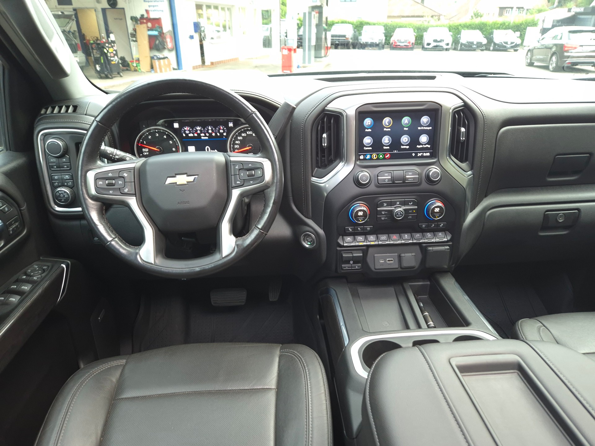 CHEVROLET Silverado 1500 LTZ V8-image-21