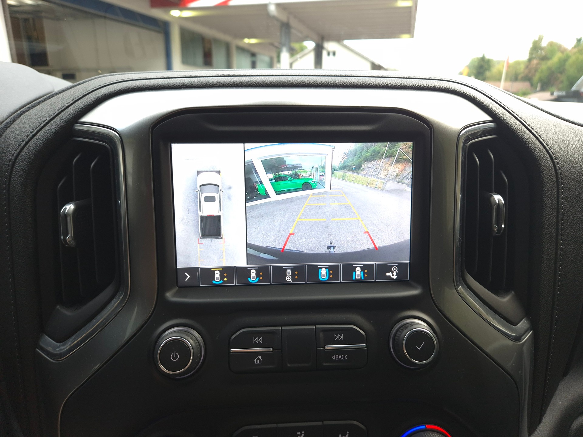 CHEVROLET Silverado 1500 LTZ V8-image-24