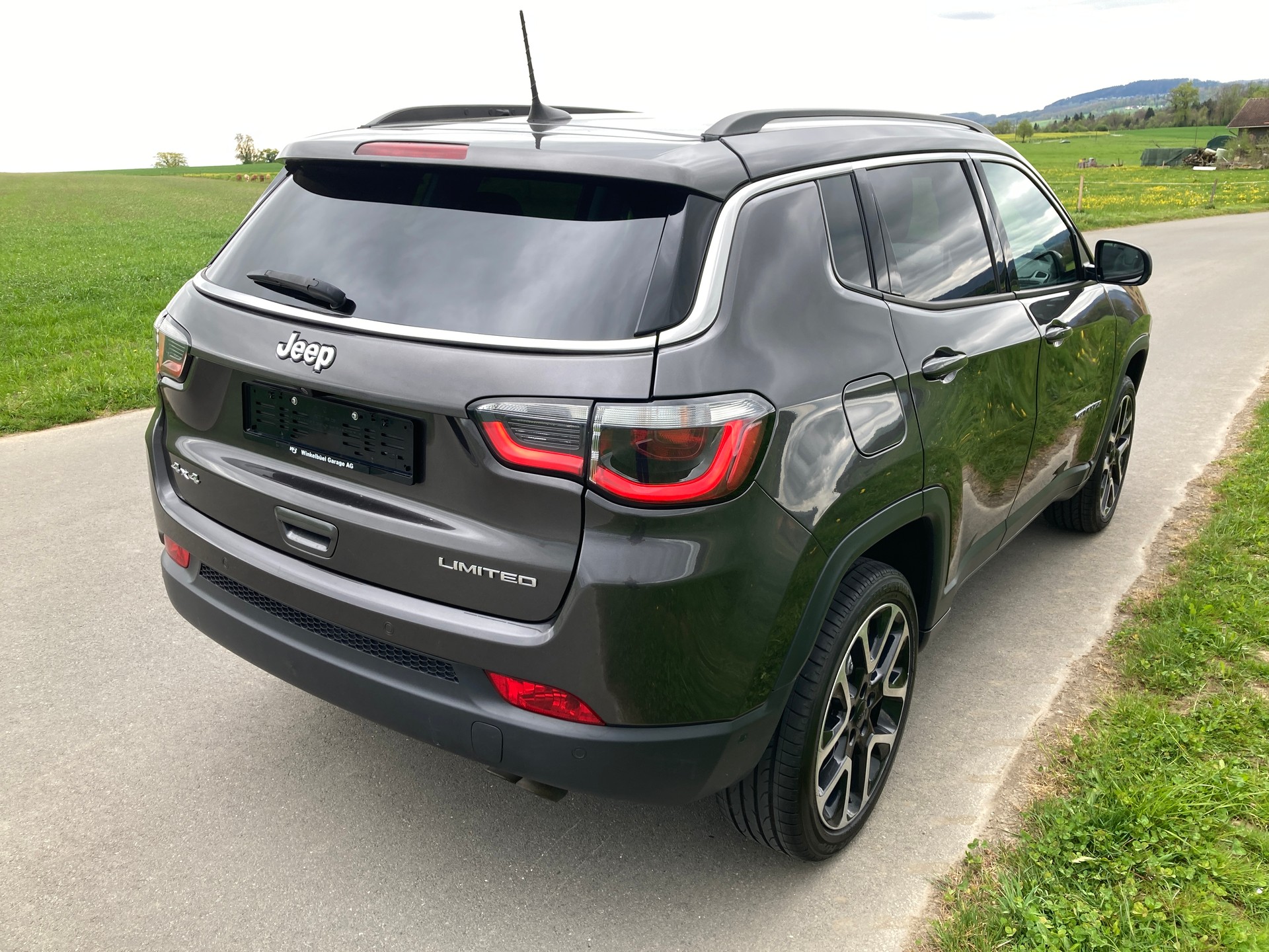 JEEP Compass 1.4 Turbo Limited AWD 9ATX-showroom-element-2
