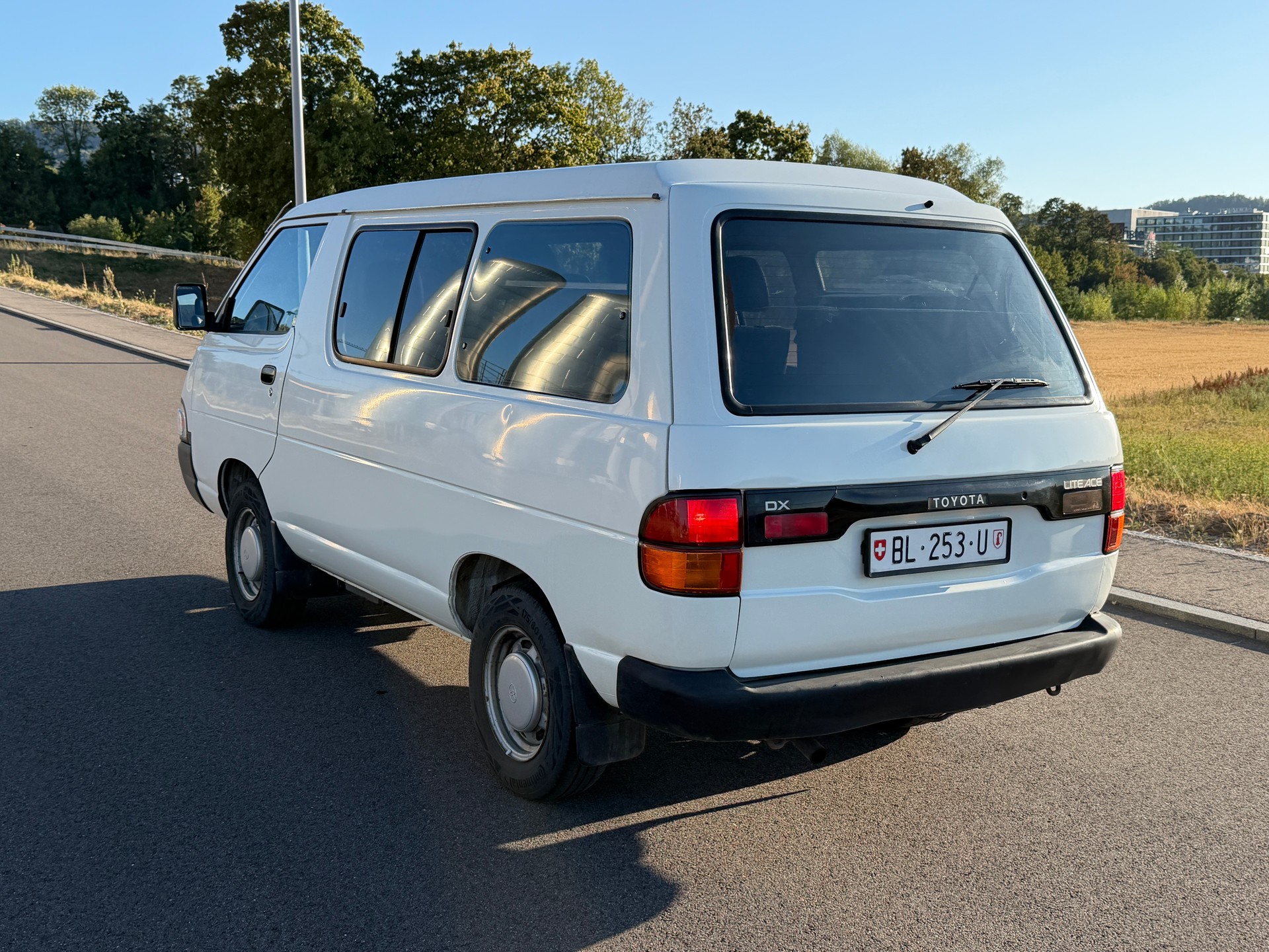 TOYOTA YR 22 LG-MDSEW Wagon-image-8