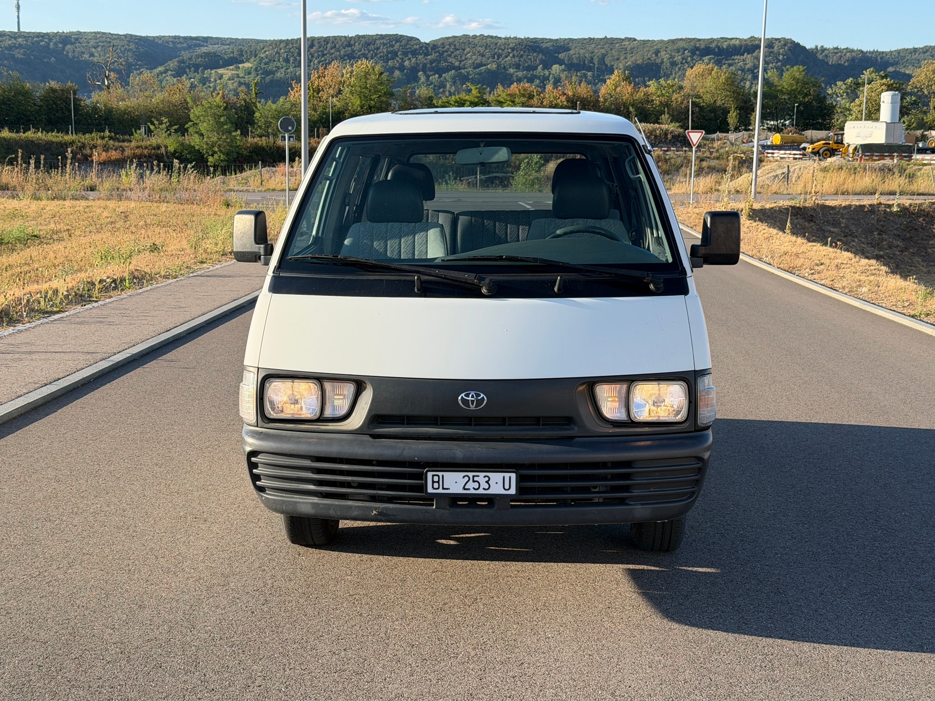 TOYOTA YR 22 LG-MDSEW Wagon-showroom-element-3