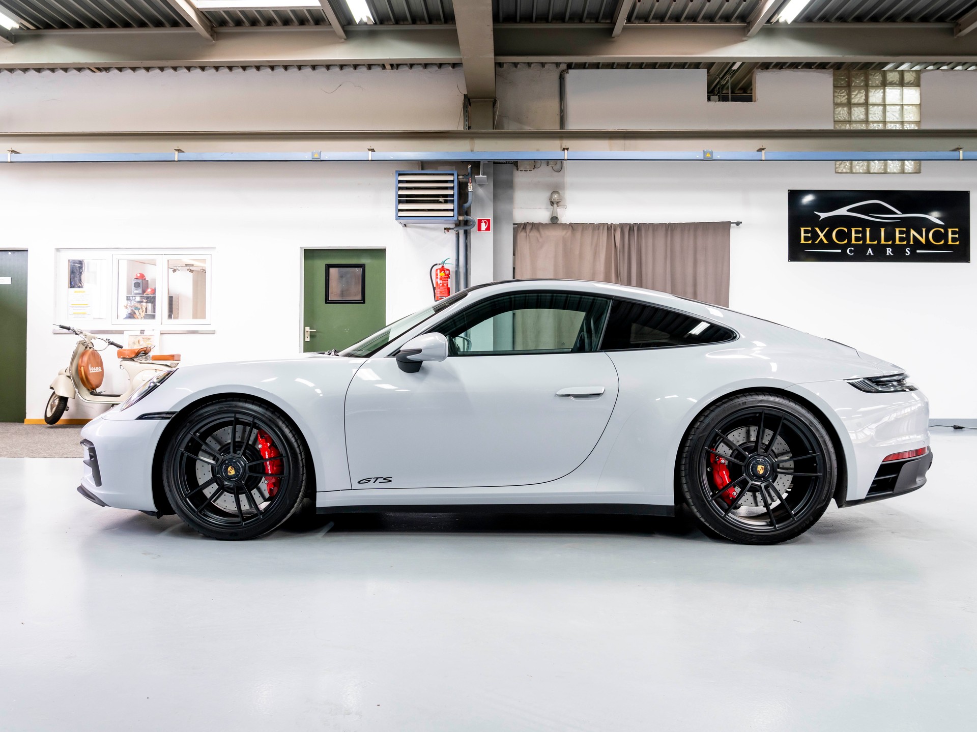 PORSCHE 911 Carrera GTS PDK-showroom-element-3