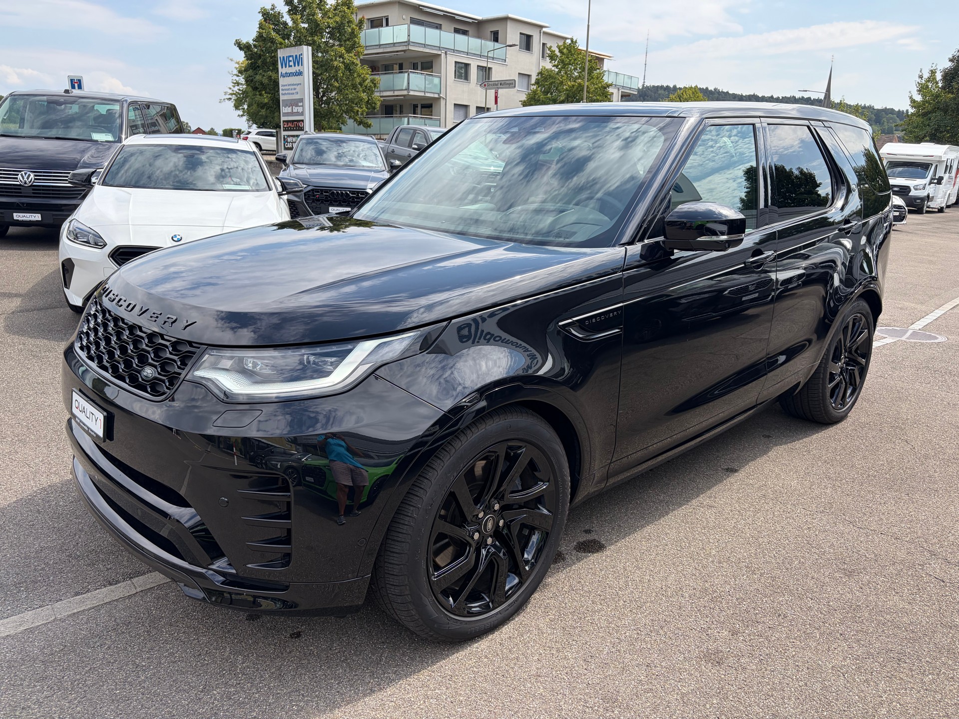 LAND ROVER Discovery 3.0 i6 360 R-Dynamic HSE AWD Automatic-showroom-element-2