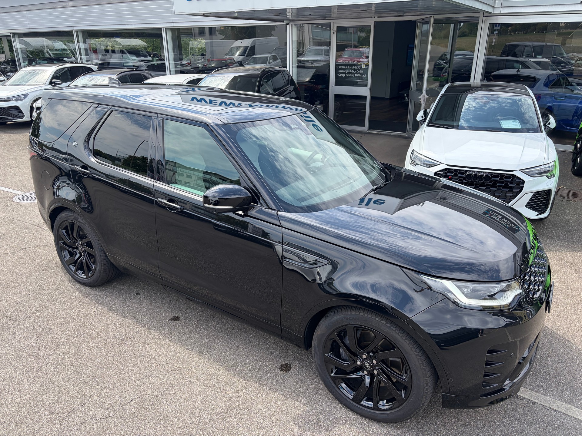 LAND ROVER Discovery 3.0 i6 360 R-Dynamic HSE AWD Automatic-image-10