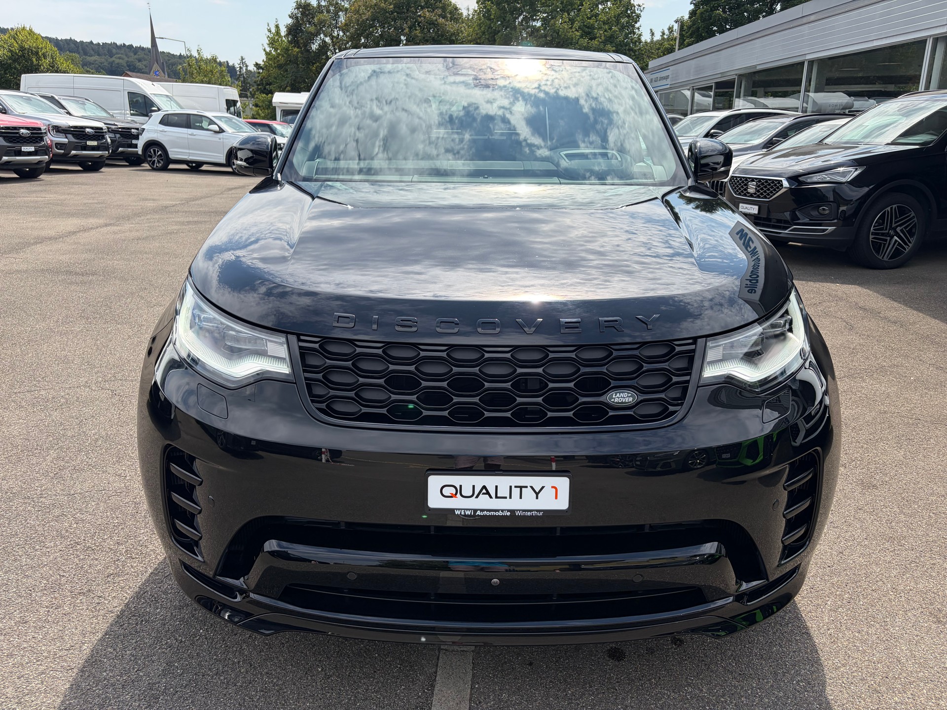 LAND ROVER Discovery 3.0 i6 360 R-Dynamic HSE AWD Automatic-showroom-element-1
