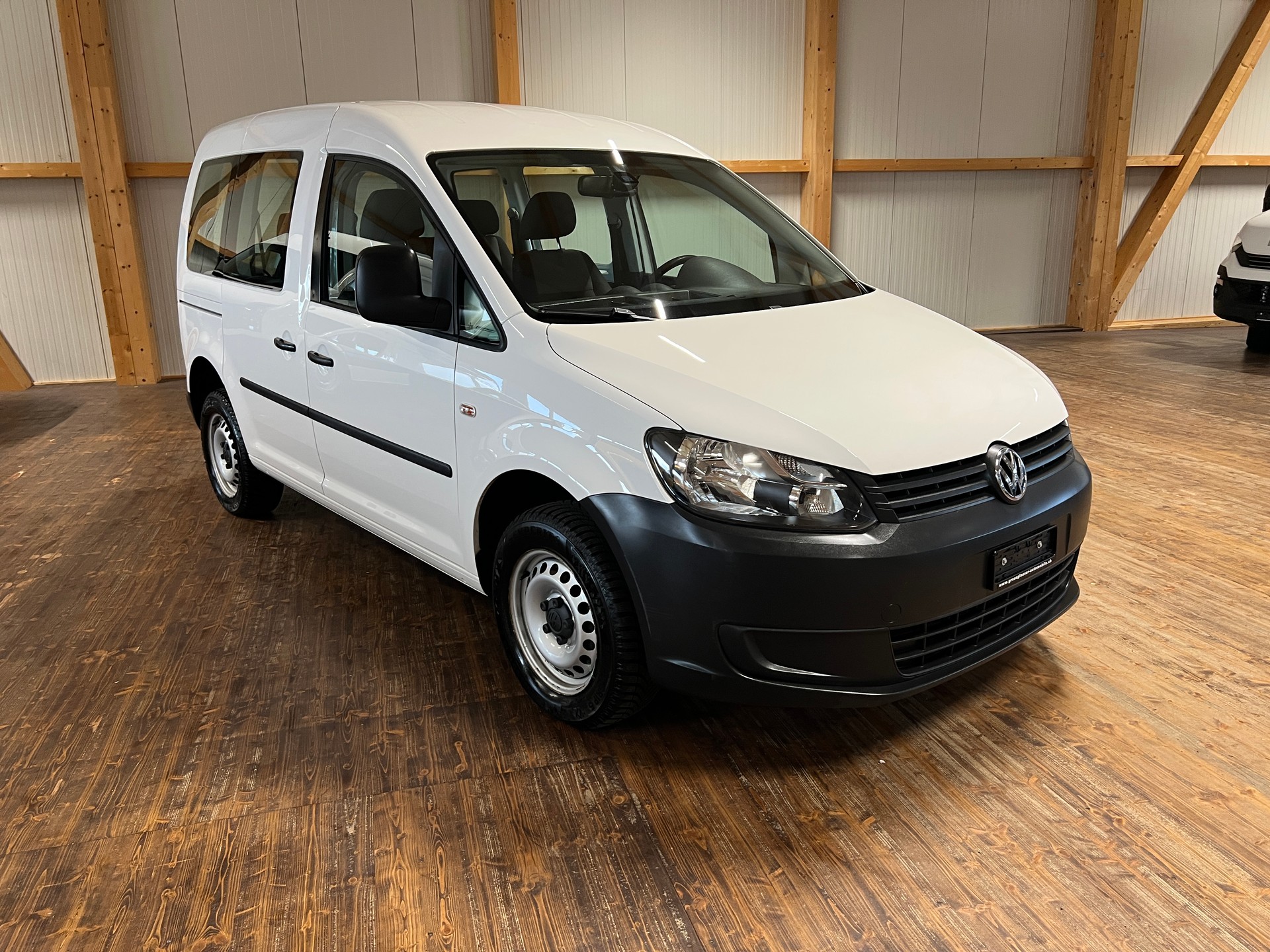 VW Caddy 2.0 TDI 4Motion-showroom-element-2