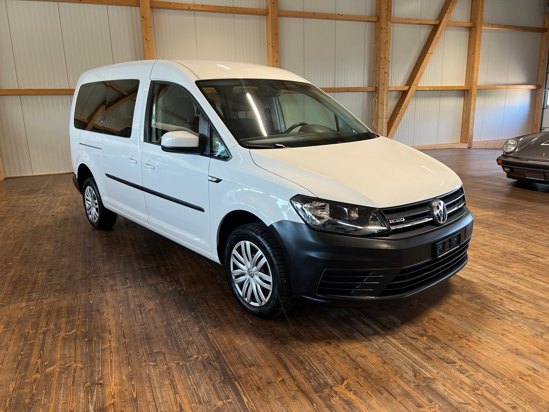 VW Caddy Maxi 2.0 TDI 4Motion-showroom-element-2
