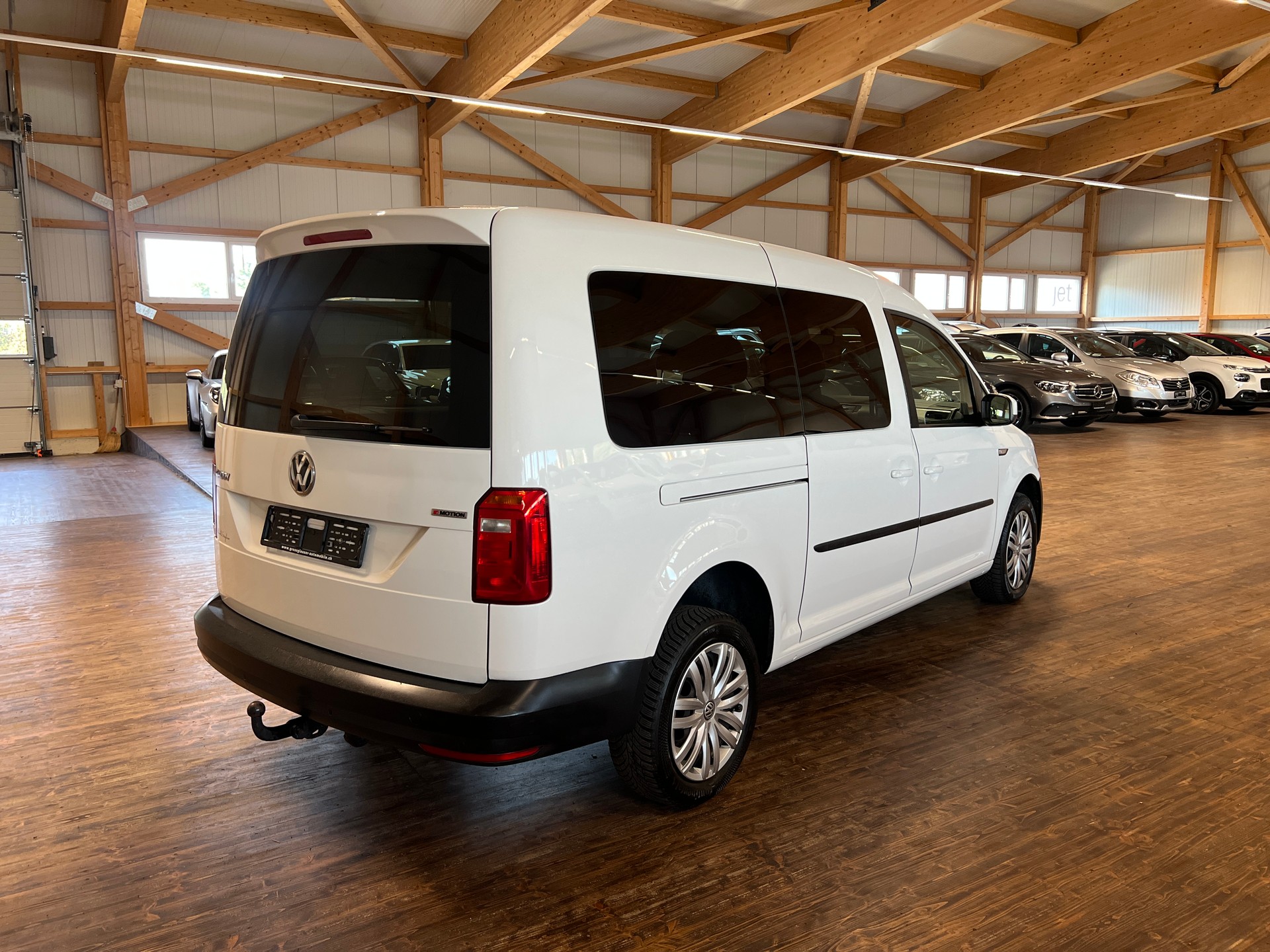 VW Caddy Maxi 2.0 TDI 4Motion-image-4
