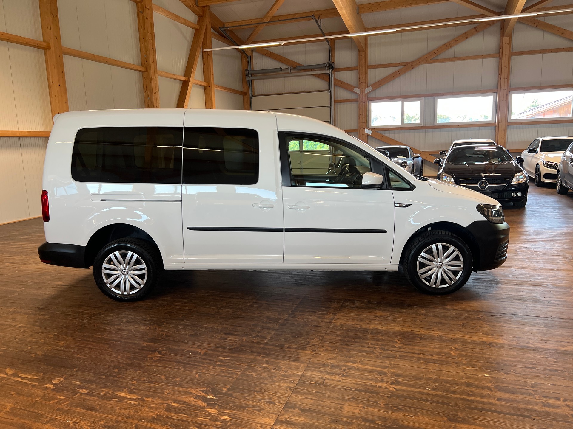 VW Caddy Maxi 2.0 TDI 4Motion-showroom-element-3