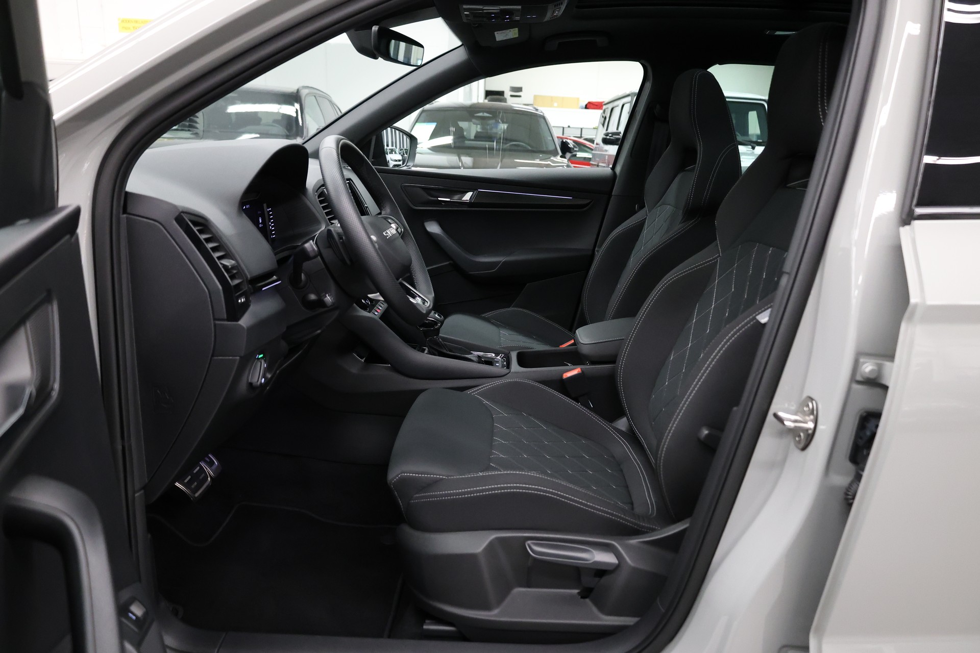 SKODA Karoq 1.5 TSI SportLine DSG-image-15