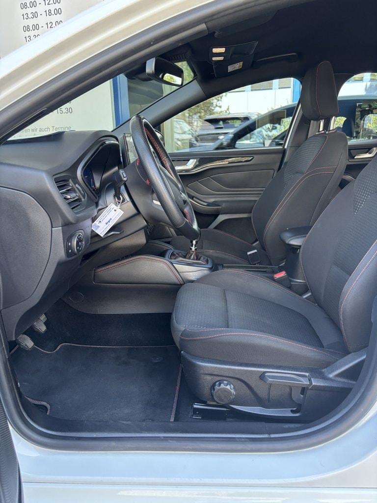 FORD Focus 1.0i EcoB Hybrid 155 ST-Line X-showroom-element-3