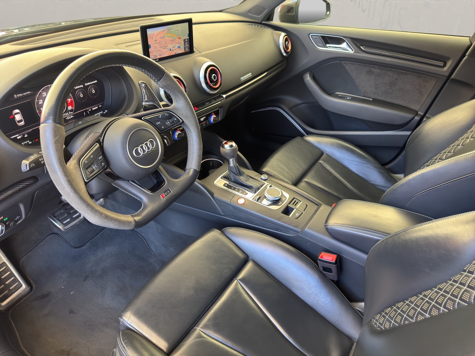 AUDI RS3 2.5 T FSI quattro S-Tronic 4x4 400PS* Limousine-image-8