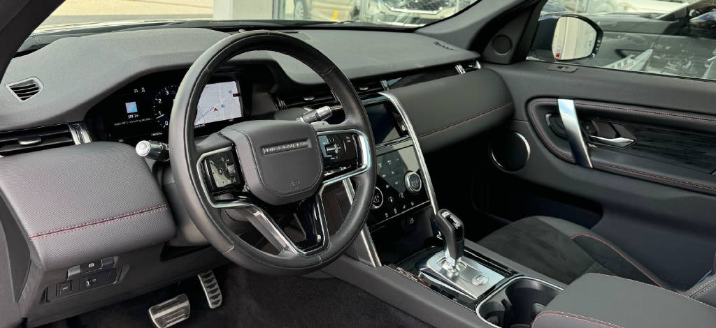 LAND ROVER Discovery Sport R Dyn P290 2.0 Si4 MHEV Black Edition AT9-image-6