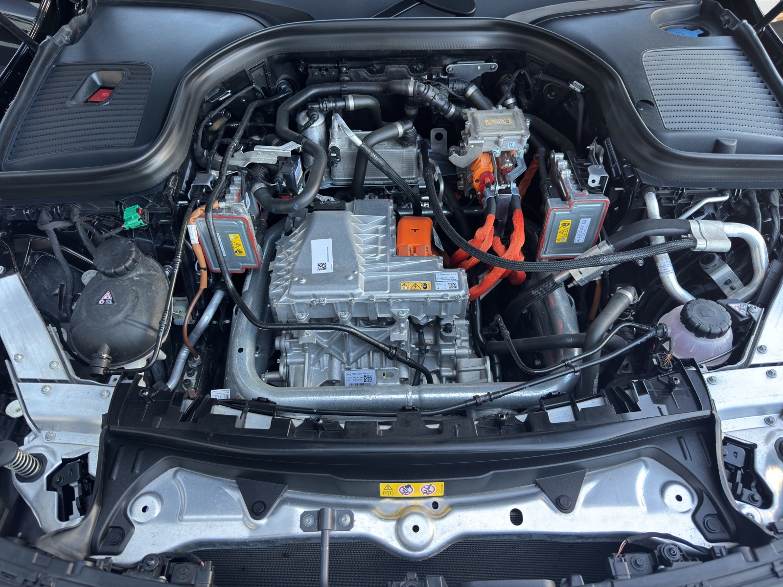 MERCEDES-BENZ EQC 400 AMG Line 4Matic-image-9