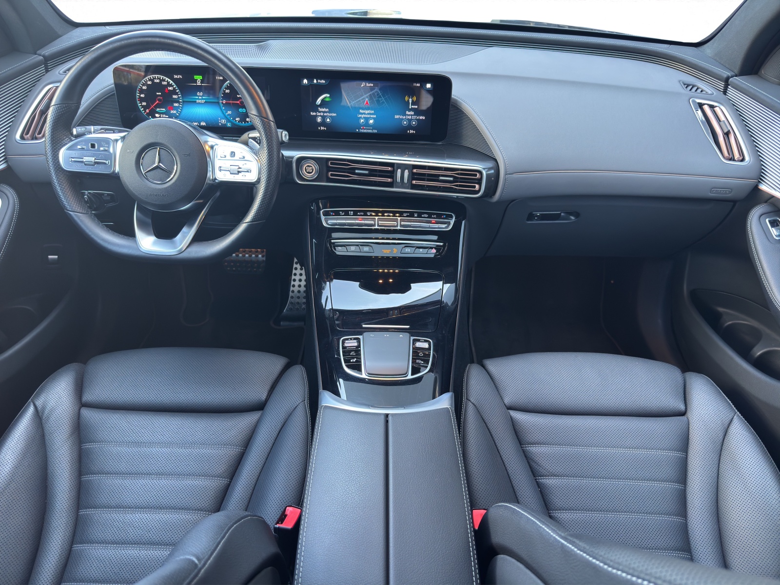 MERCEDES-BENZ EQC 400 AMG Line 4Matic-image-14