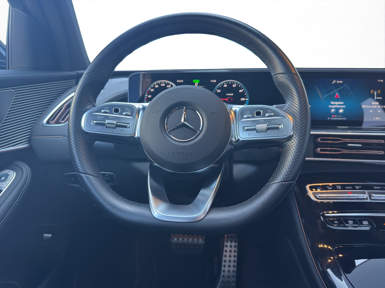 MERCEDES-BENZ EQC 400 AMG Line 4Matic-image-12