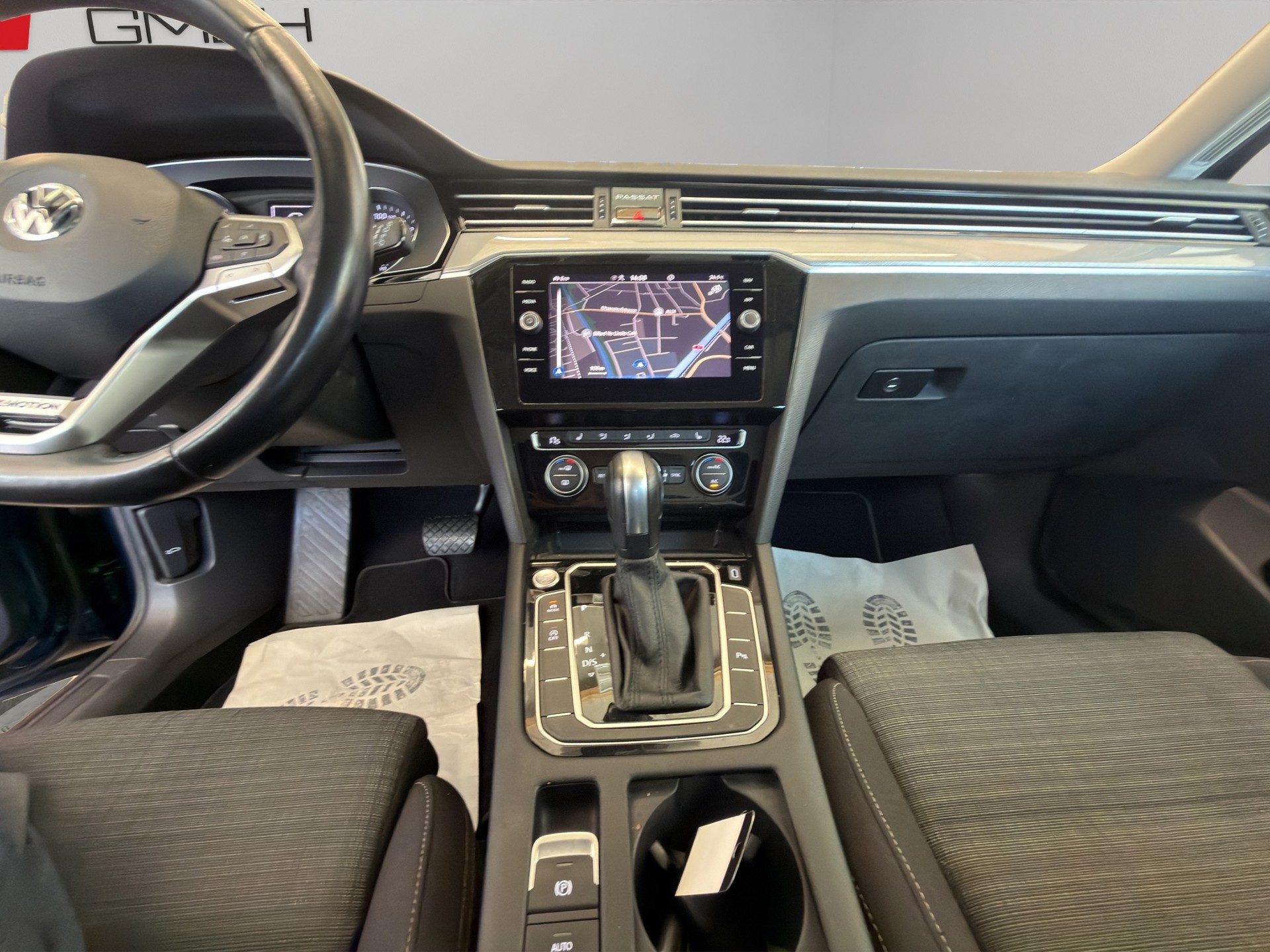 VW Passat 2.0 TDI BMT Elegance 4Motion DSG-image-11