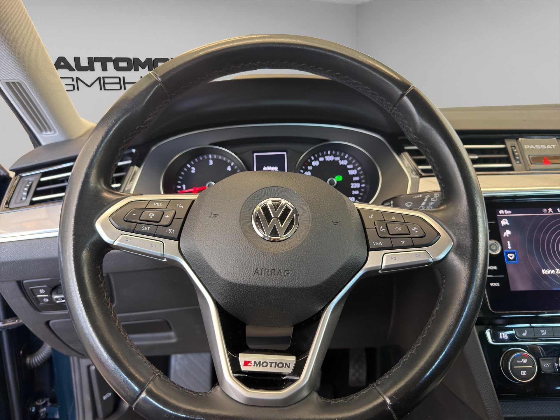 VW Passat 2.0 TDI BMT Elegance 4Motion DSG-image-8