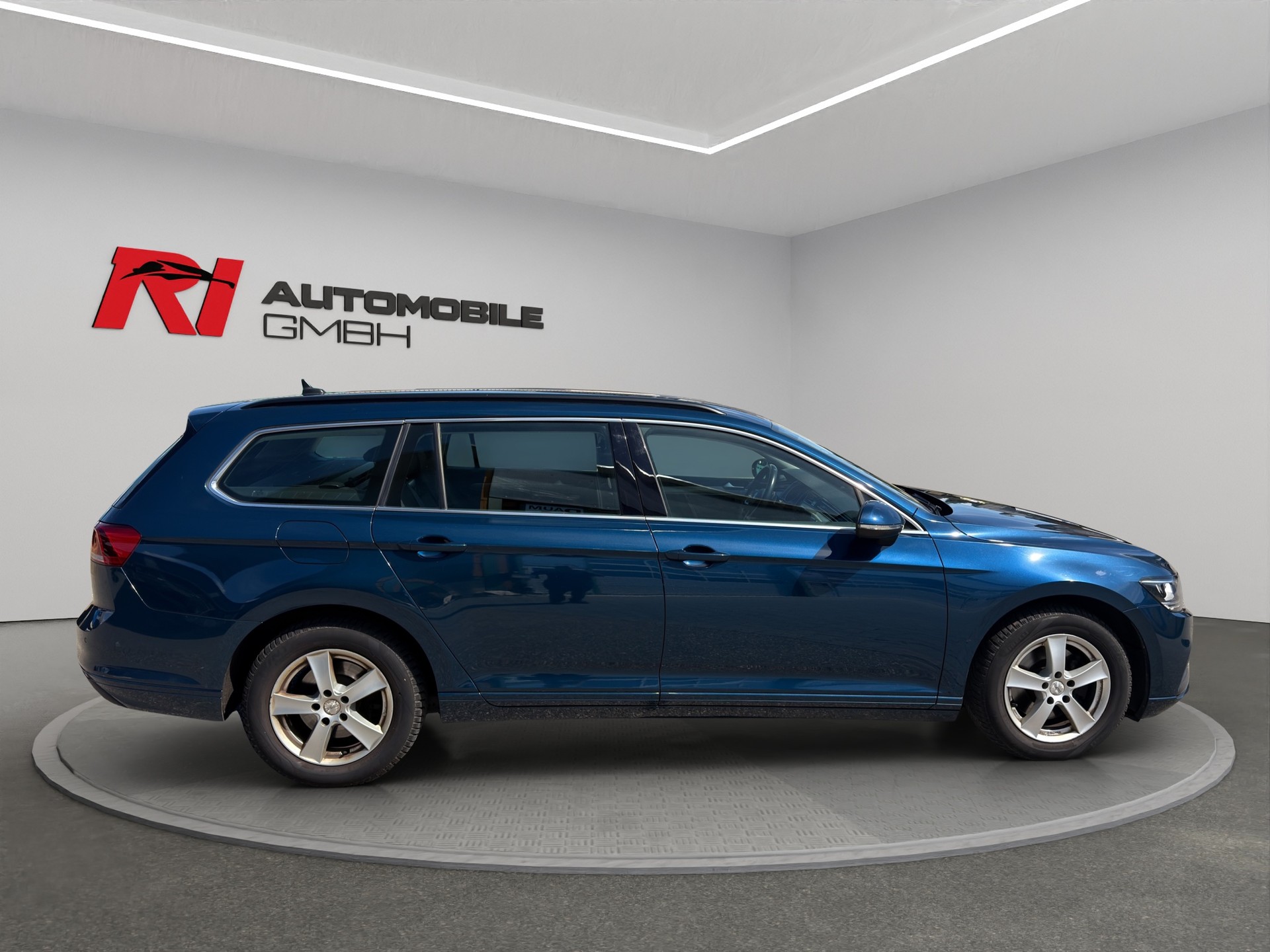 VW Passat 2.0 TDI BMT Elegance 4Motion DSG-image-6