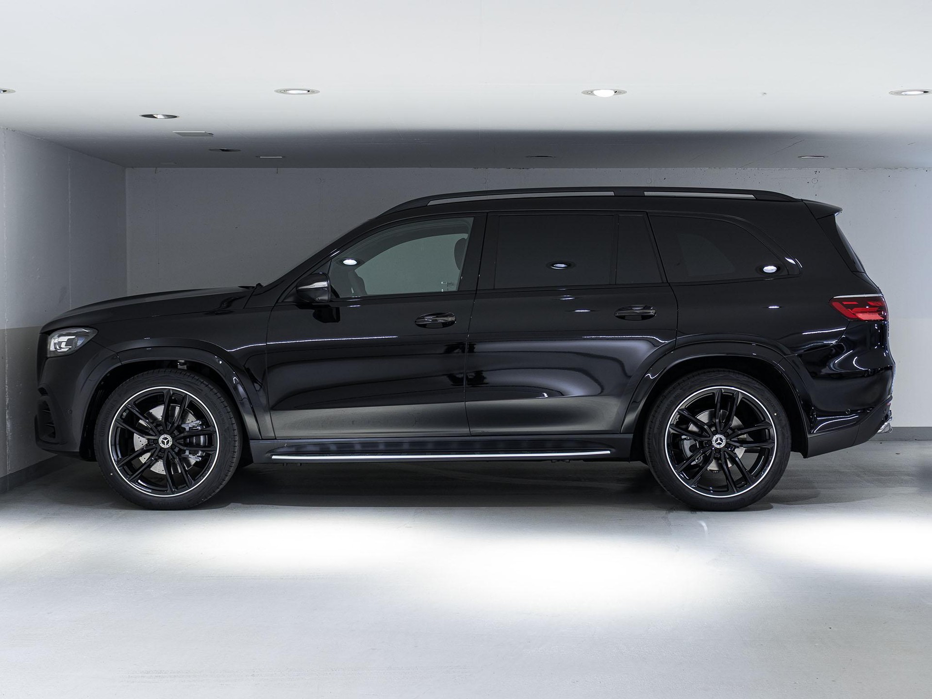 MERCEDES-BENZ GLS 450 d 4MATIC-image-4