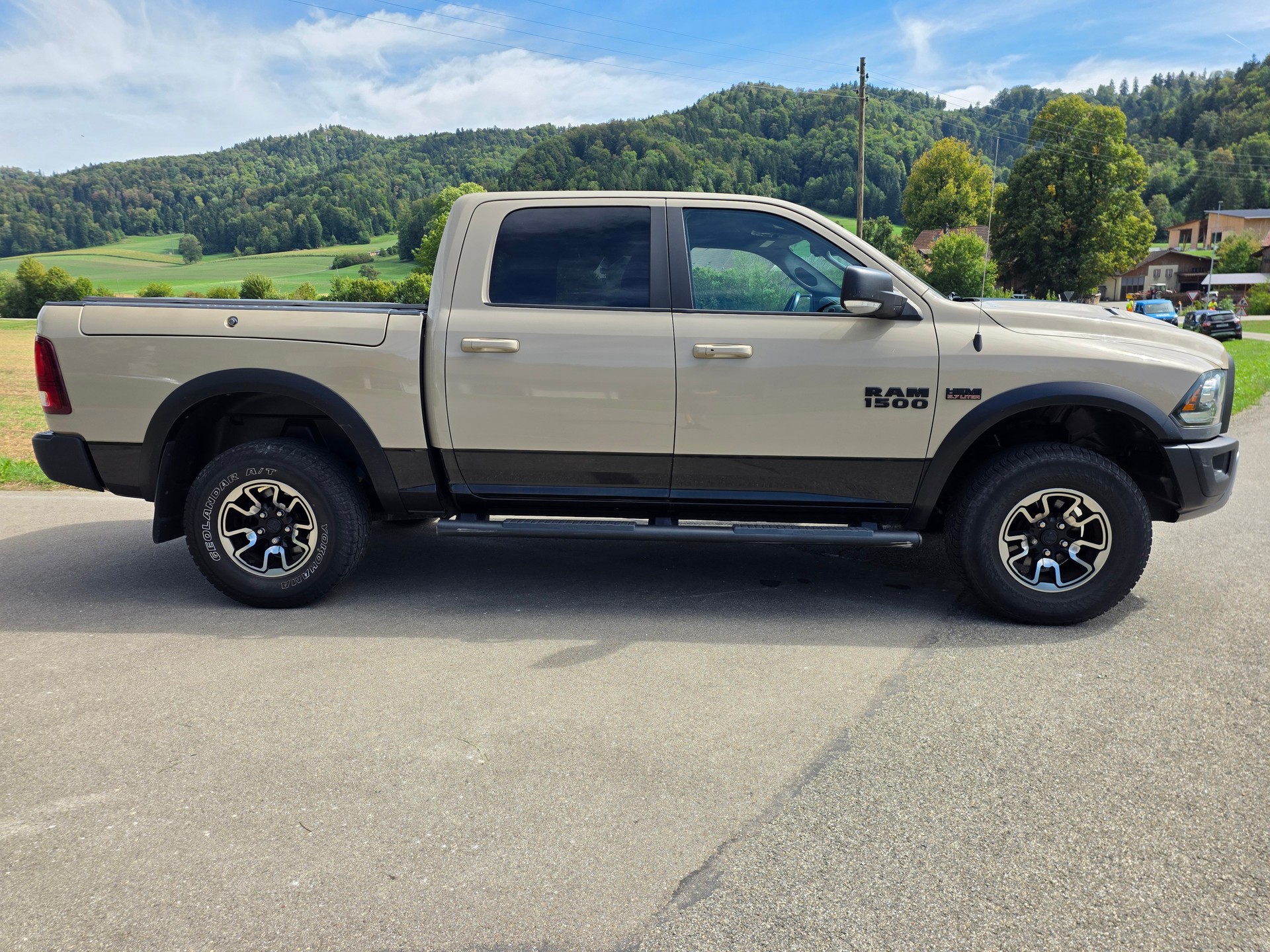 DODGE Rebel-image-1