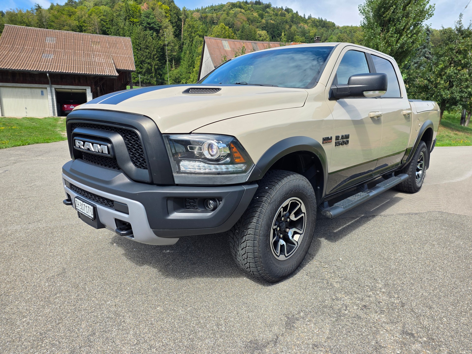 DODGE Rebel-image-8