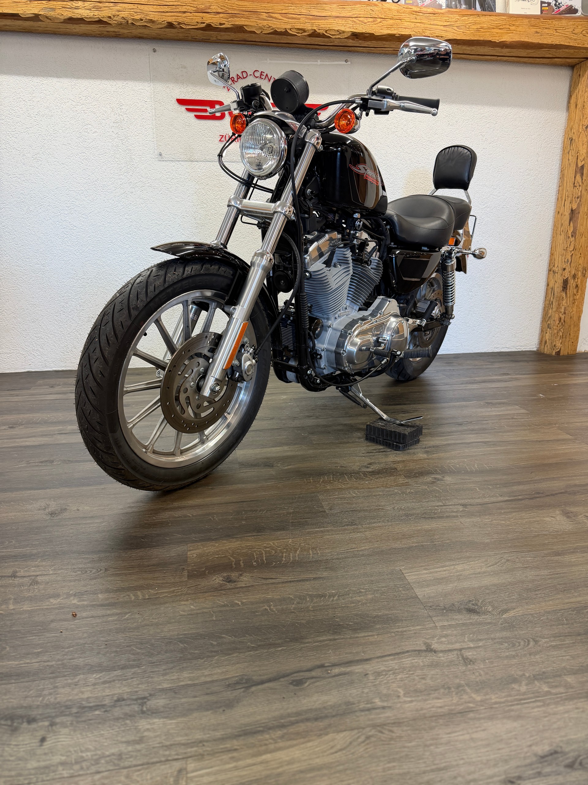 HARLEY-DAVIDSON XL 883 Hugger-image-3