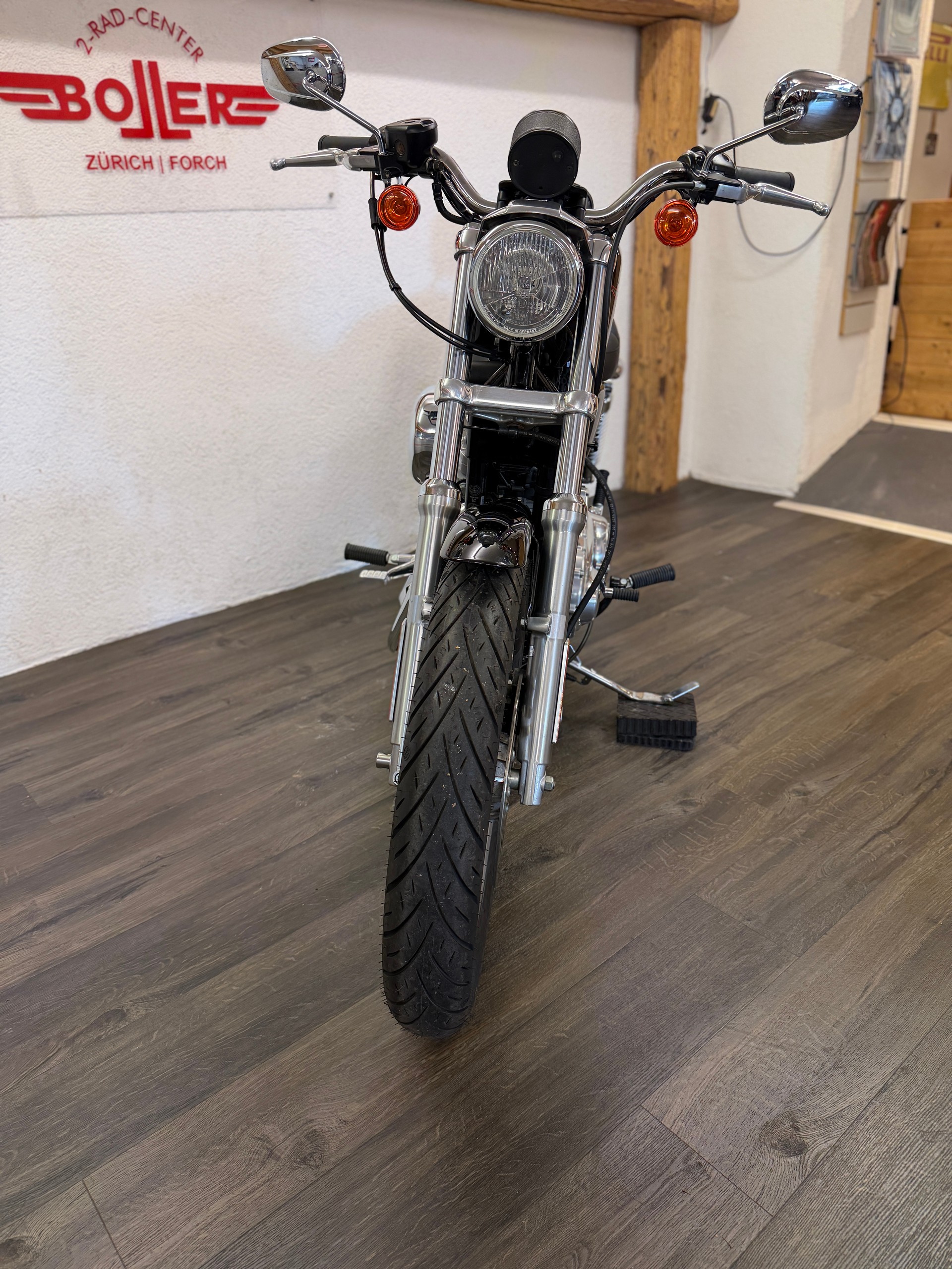 HARLEY-DAVIDSON XL 883 Hugger-image-4