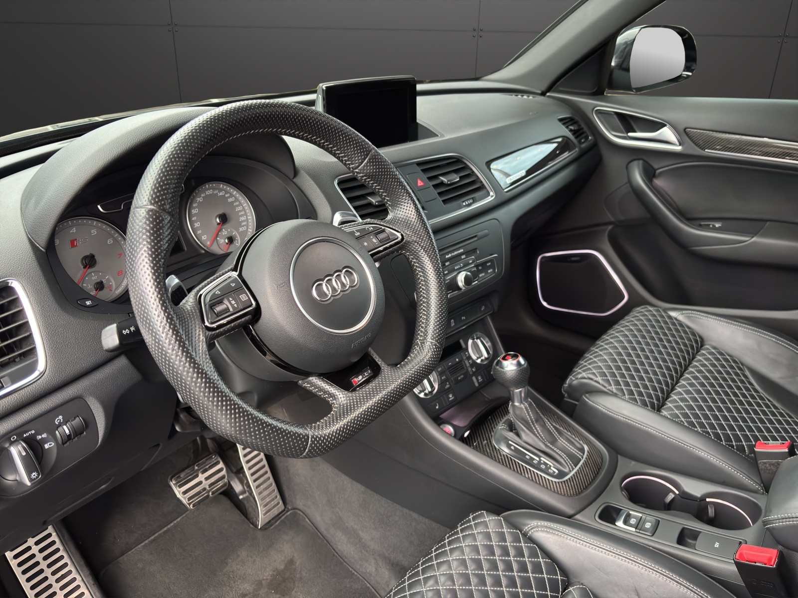 AUDI RS Q3 2.5 TFSI quattro S-tronic-showroom-element-3