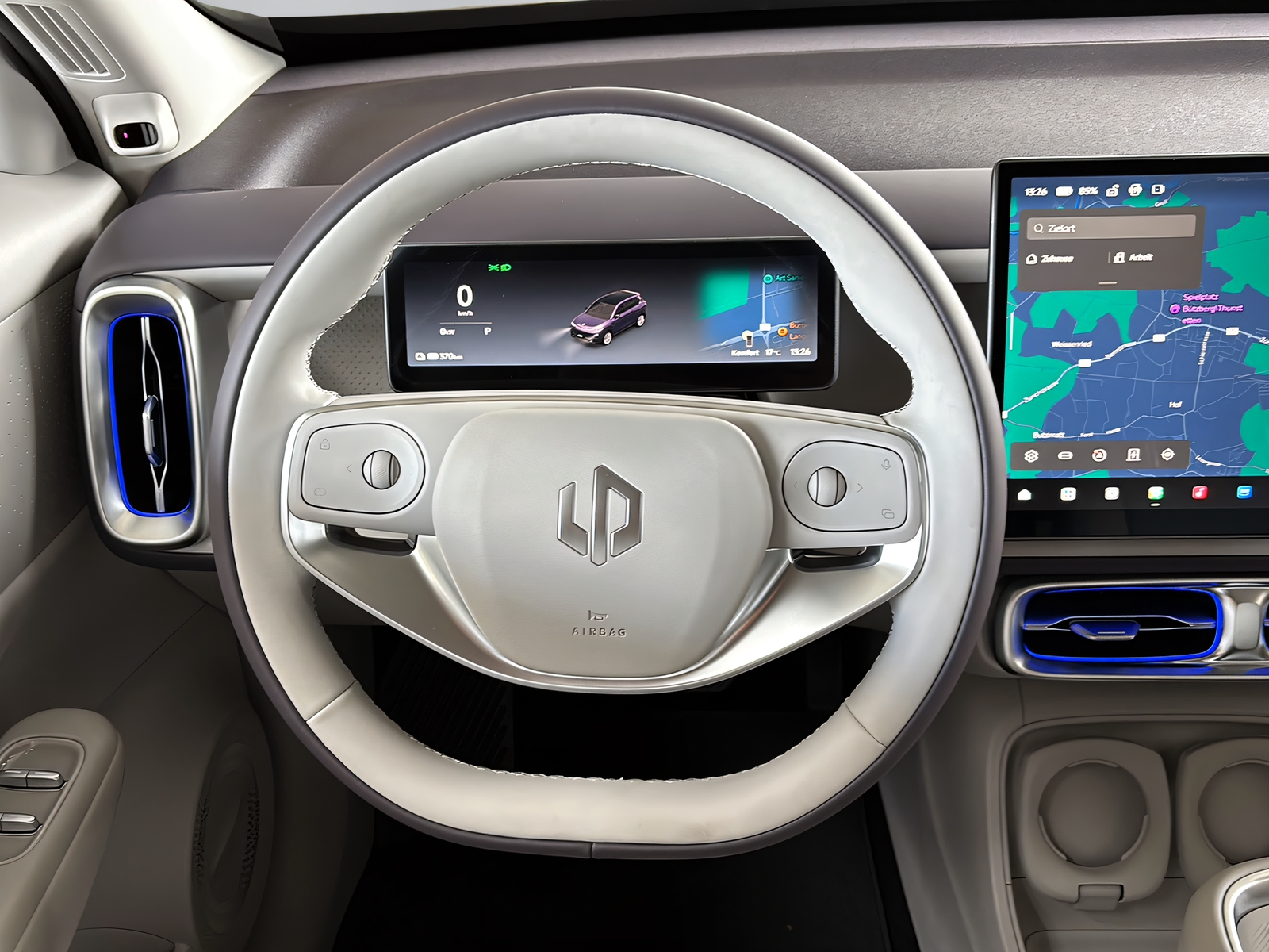 LEAPMOTOR B10 EV-showroom-element-3