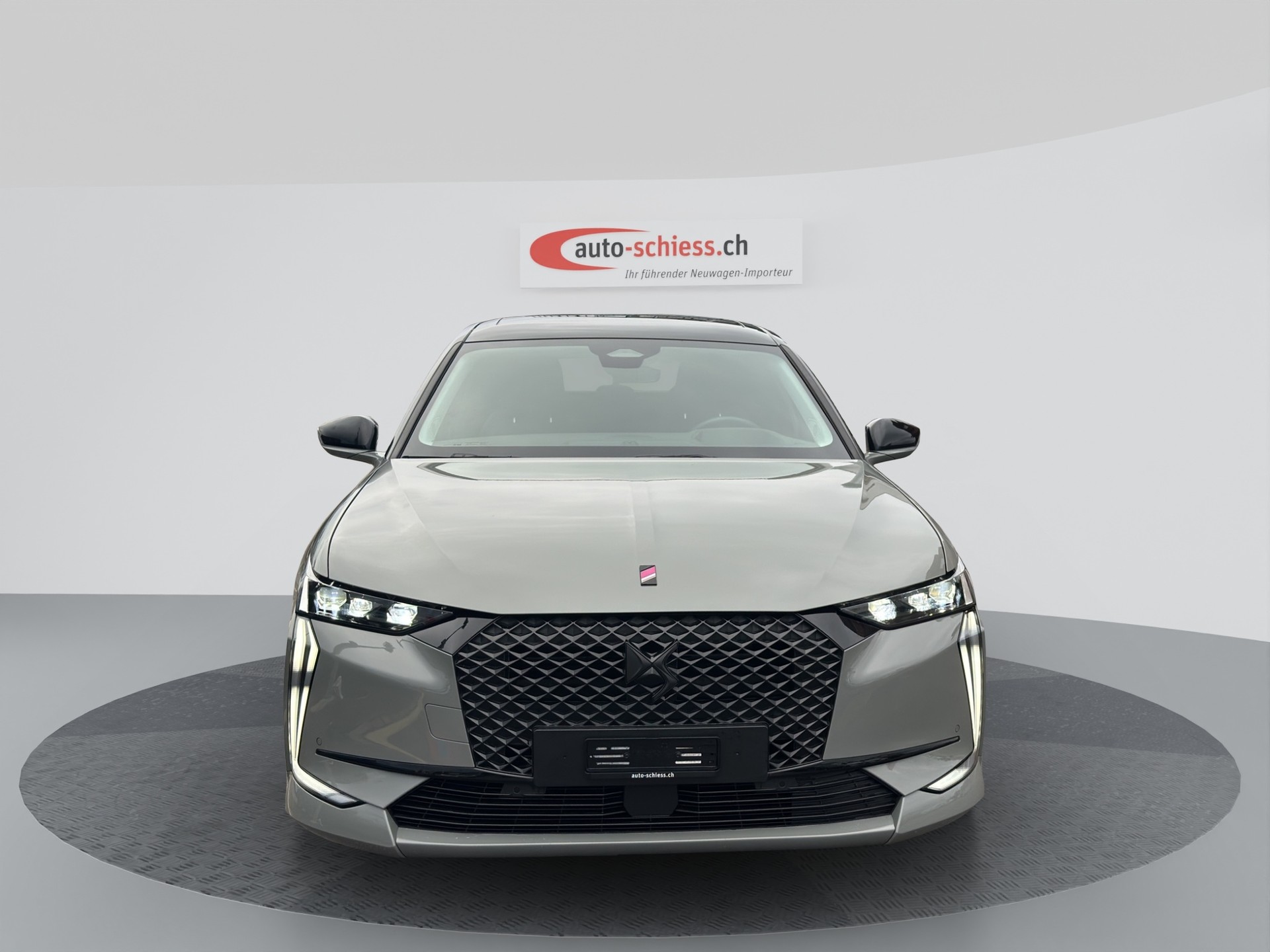DS AUTOMOBILES DS4 1.2 Pure Tech Performance Line EAT8 Bi-Color-showroom-element-1