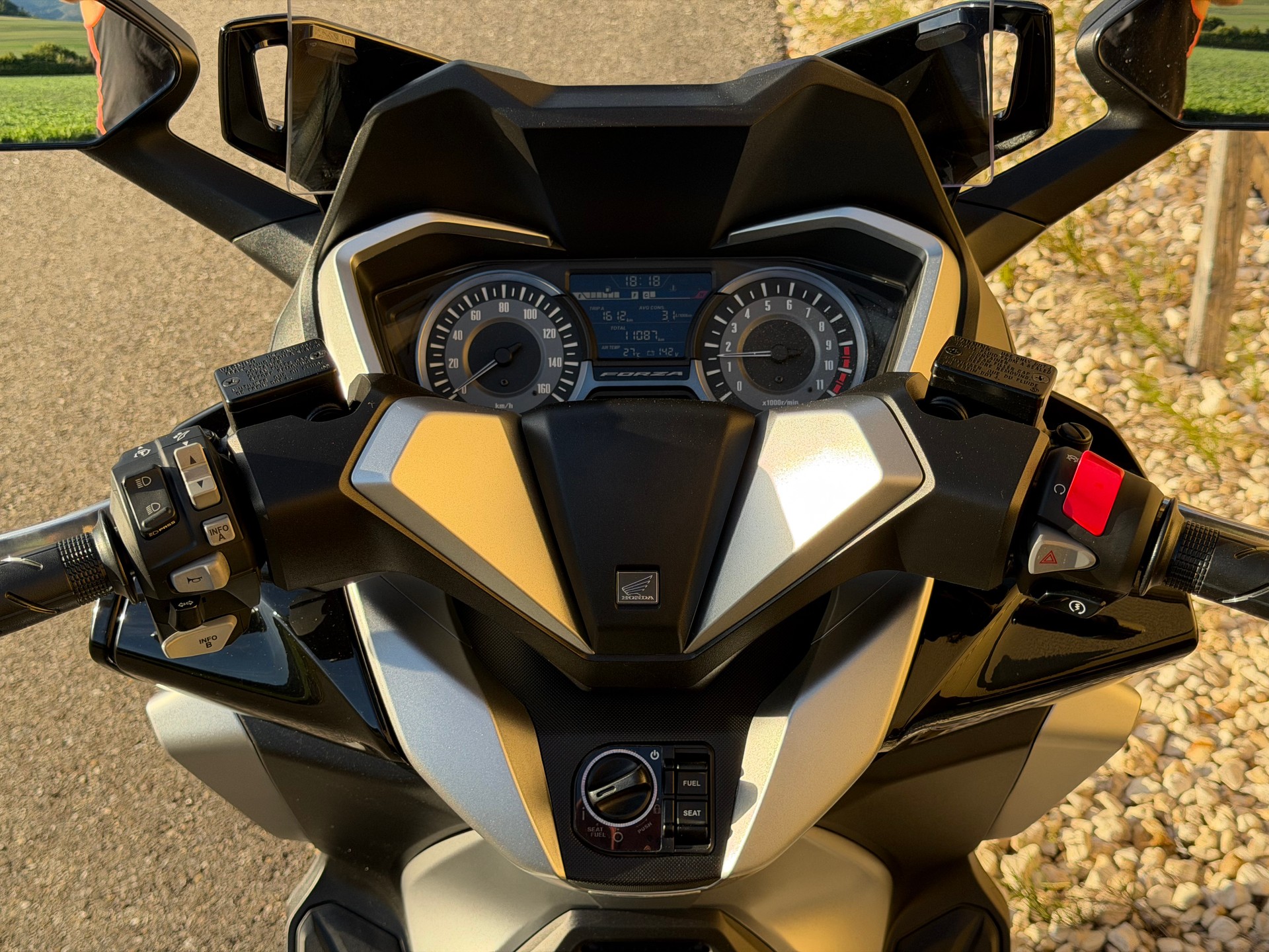 HONDA NSS FORZA 300 ABS-image-15