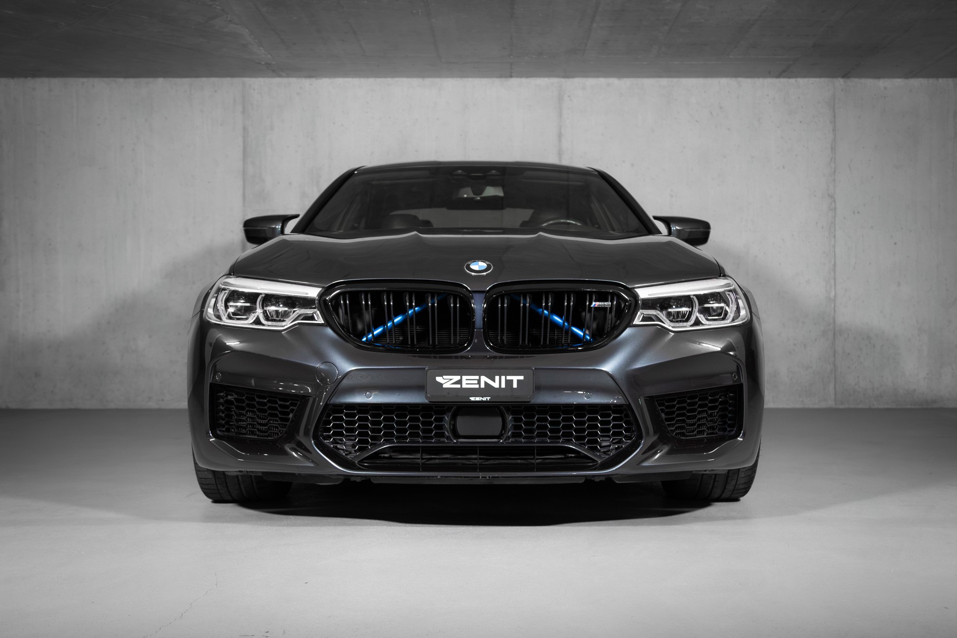 BMW M5 xDrive Drivelogic-showroom-element-3