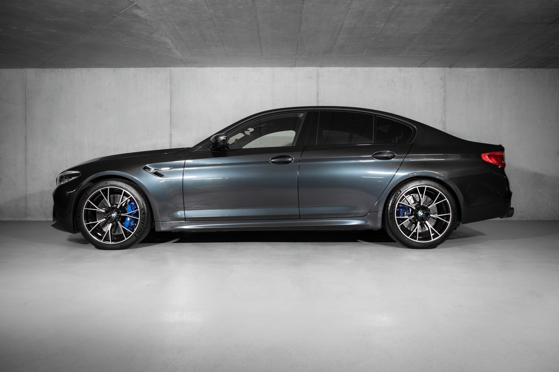 BMW M5 xDrive Drivelogic-showroom-element-1