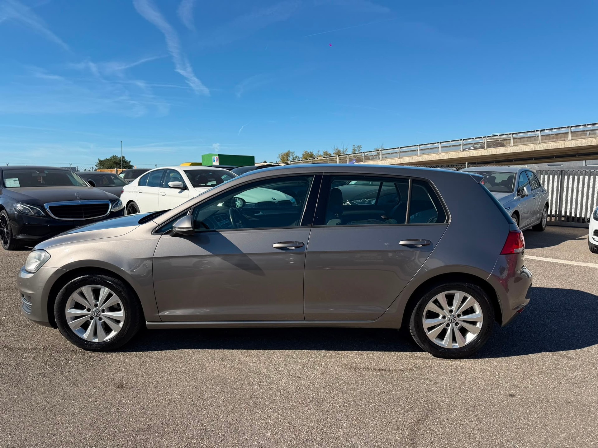 VW Golf 1.4 TSI Highline DSG garantie 2 ans expertiser du jour-showroom-element-2