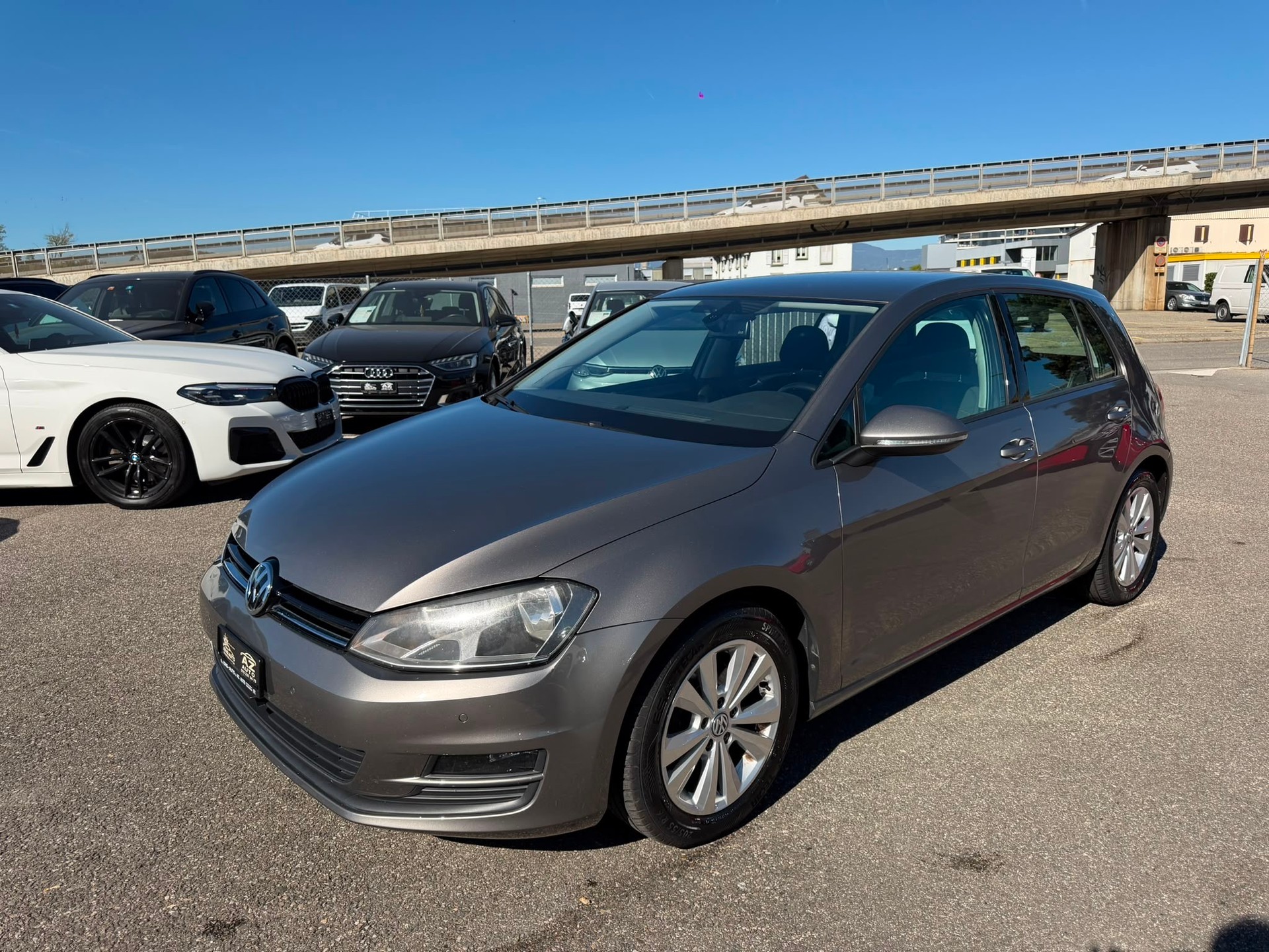 VW Golf 1.4 TSI Highline DSG garantie 2 ans expertiser du jour-showroom-element-1