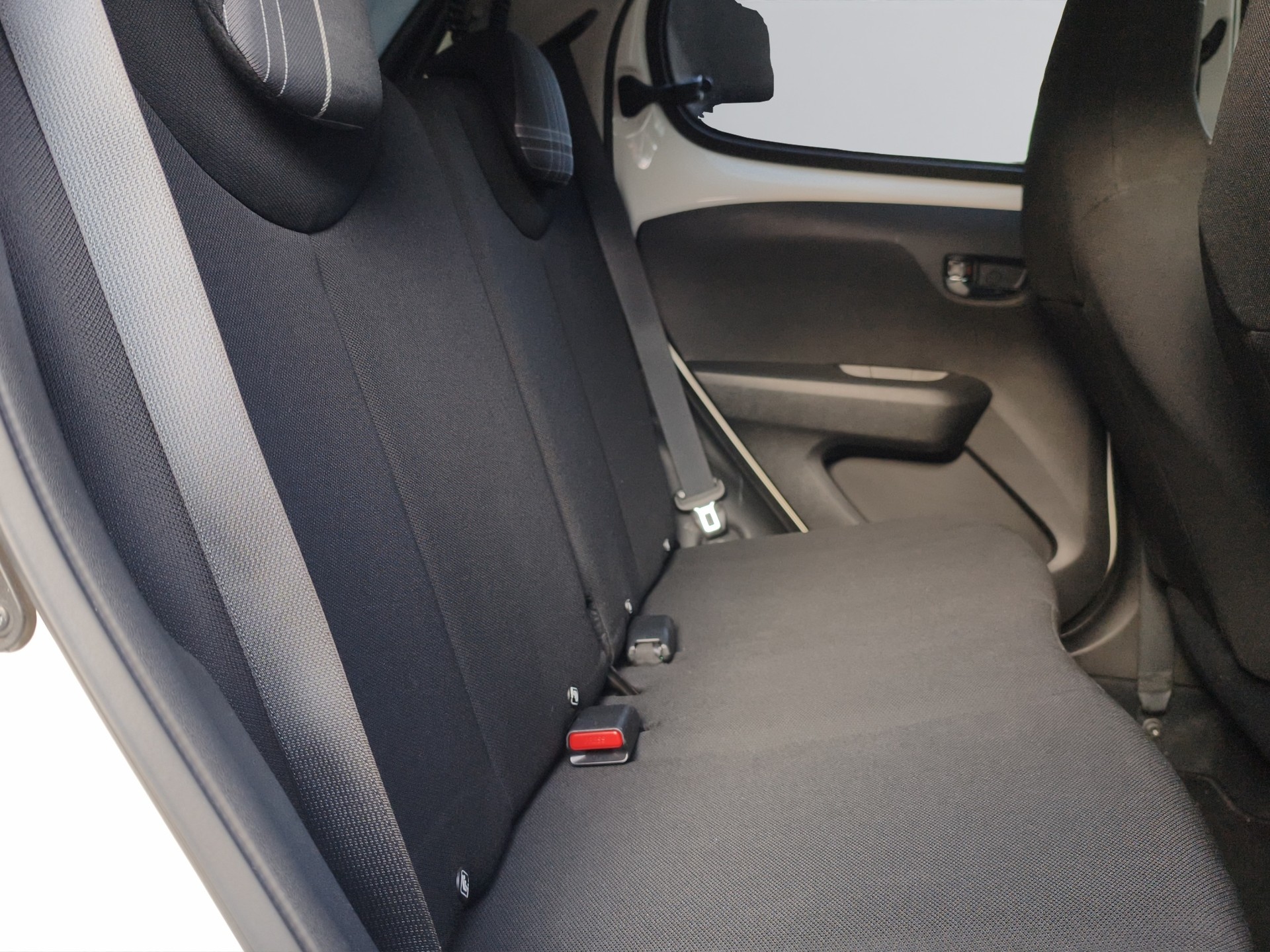PEUGEOT 108 1.2 VTi Allure-image-15