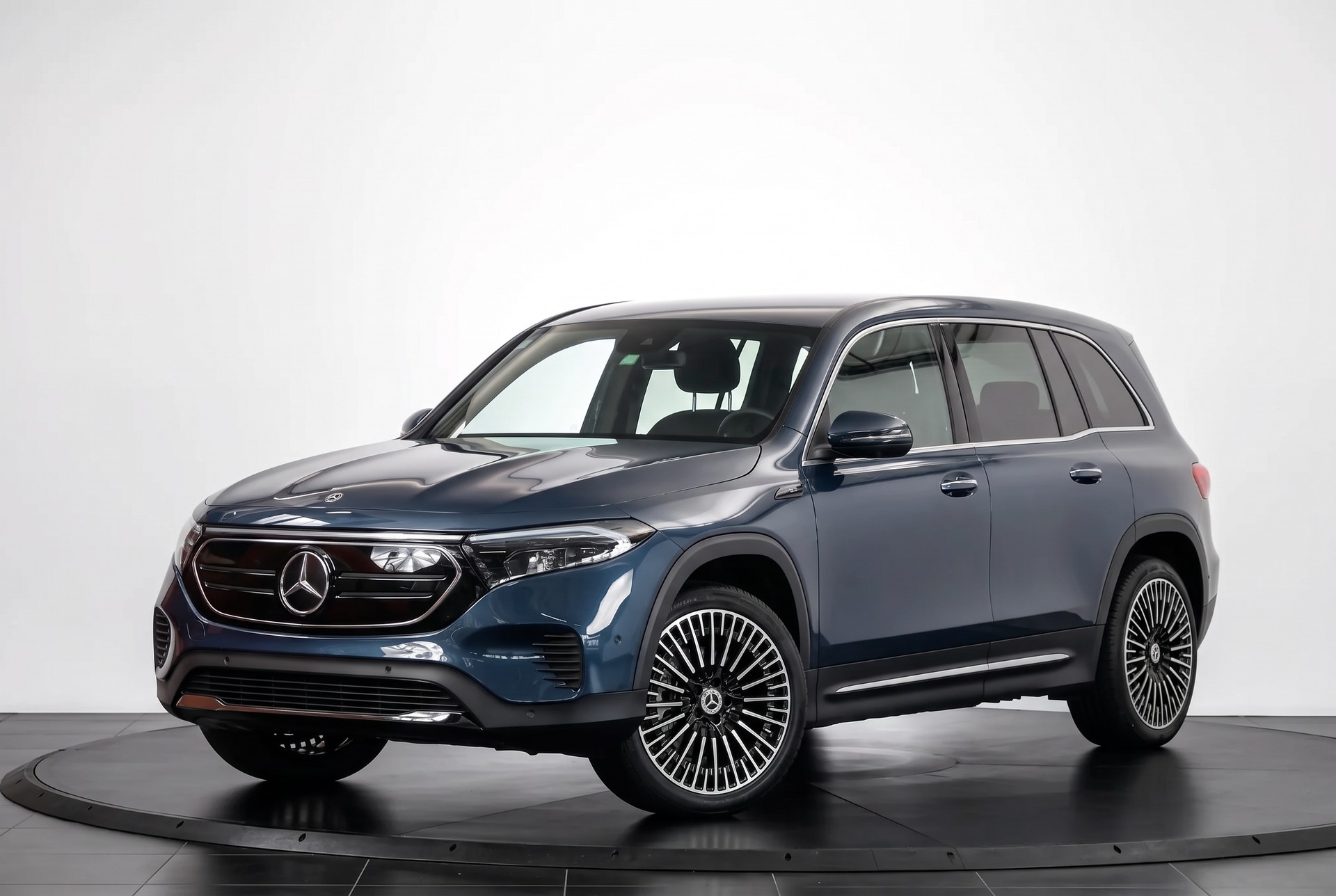 MERCEDES-BENZ EQB 350 4Matic Swiss-Integral 10 ans / KEYLESS-GO / Sièges chauffants-image-4