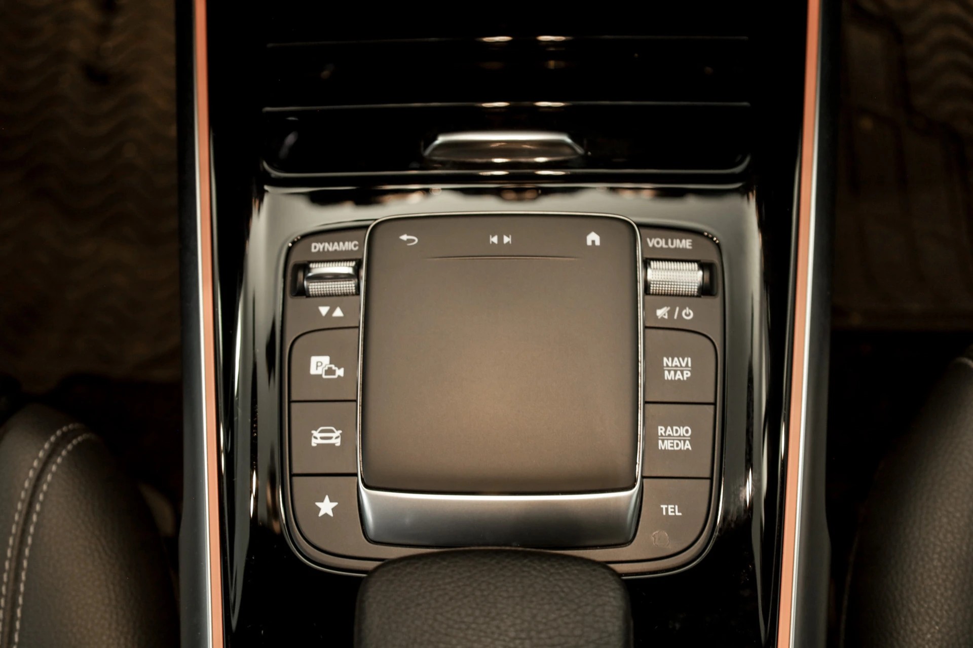 MERCEDES-BENZ EQB 350 4Matic Swiss-Integral 10 ans / KEYLESS-GO / Sièges chauffants-image-14
