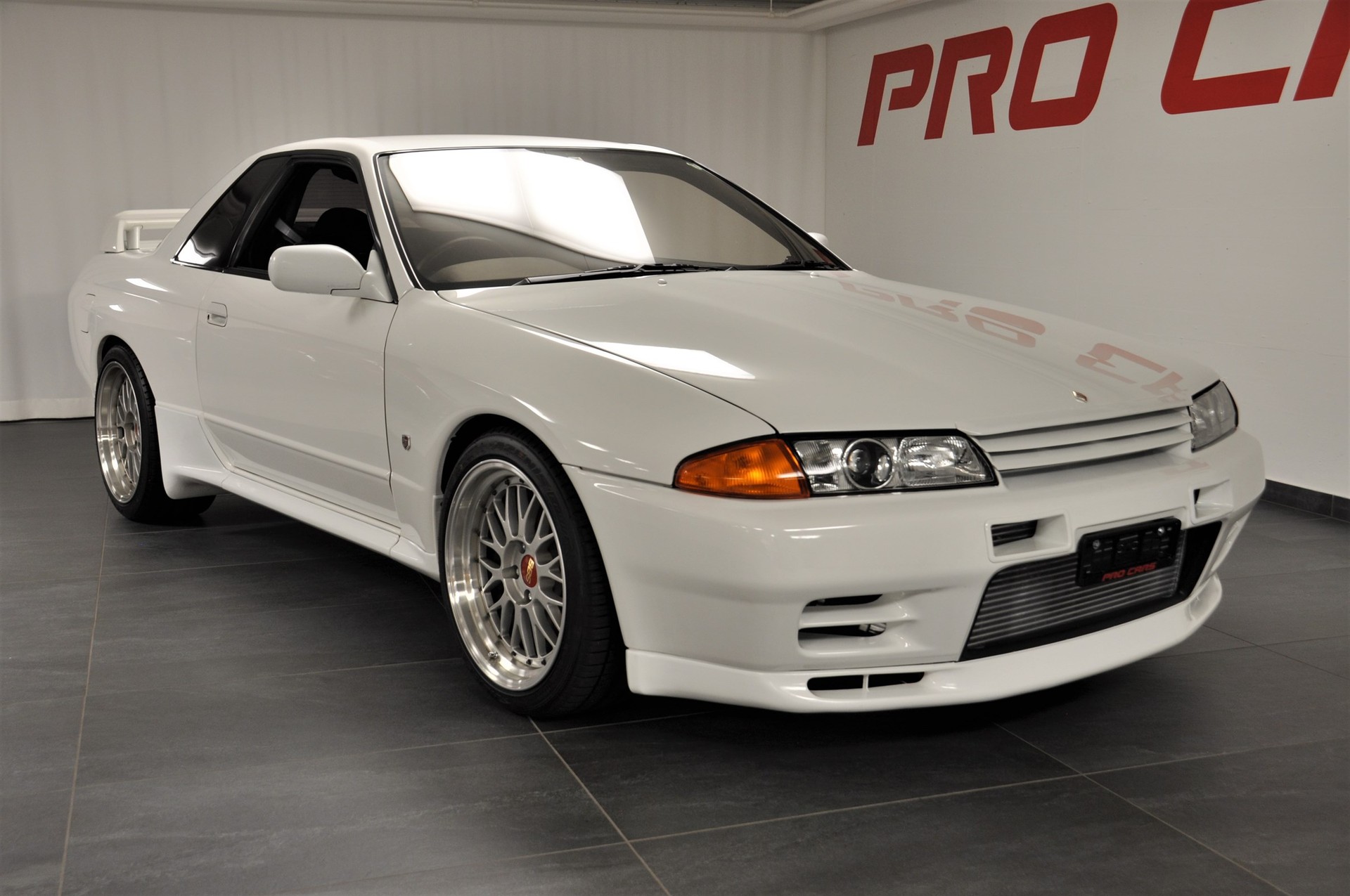 NISSAN Skyline R32 GT-R-image-1