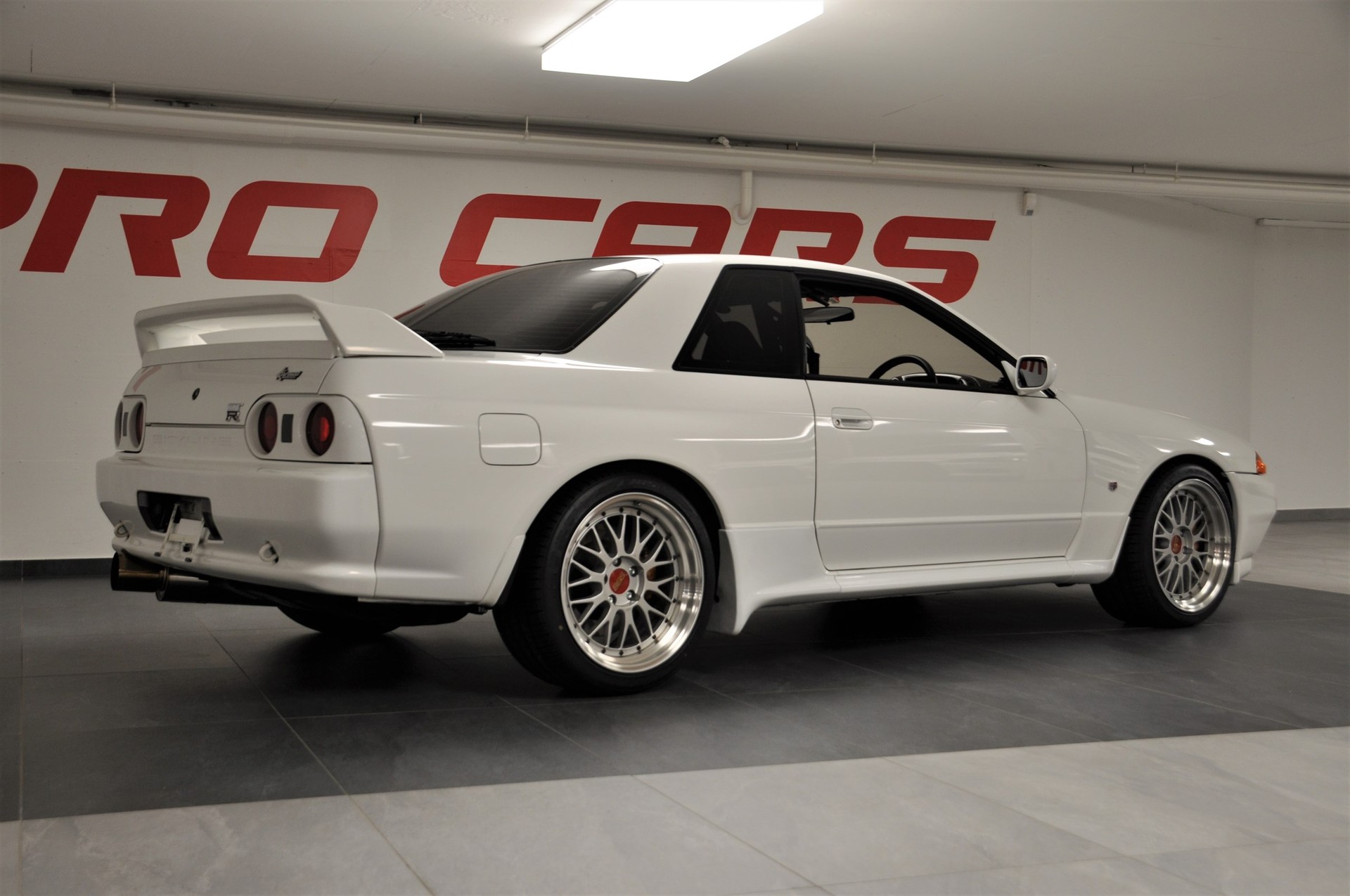NISSAN Skyline R32 GT-R-image-6