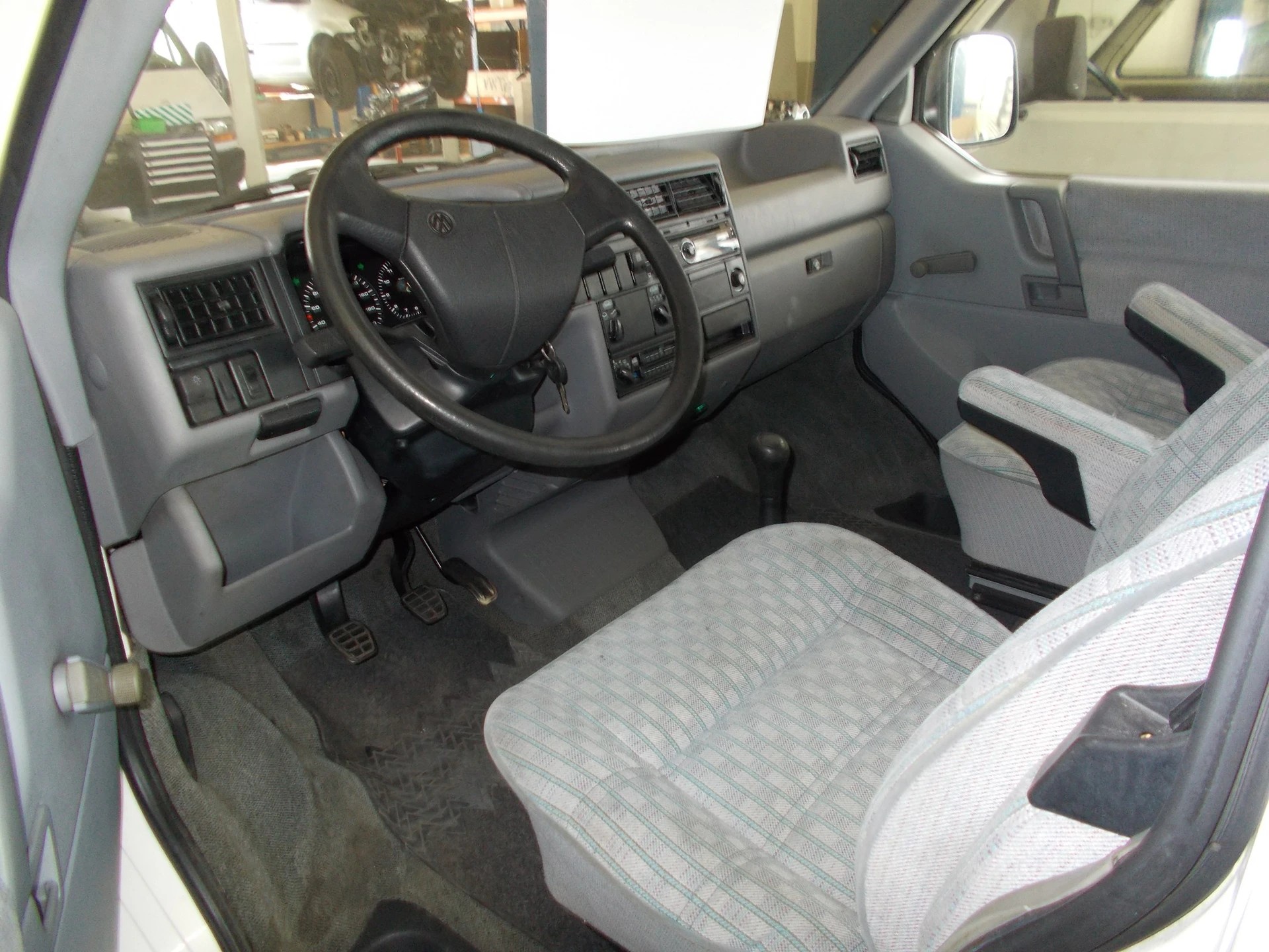 VW CALIFORNIA CAMPER-image-5