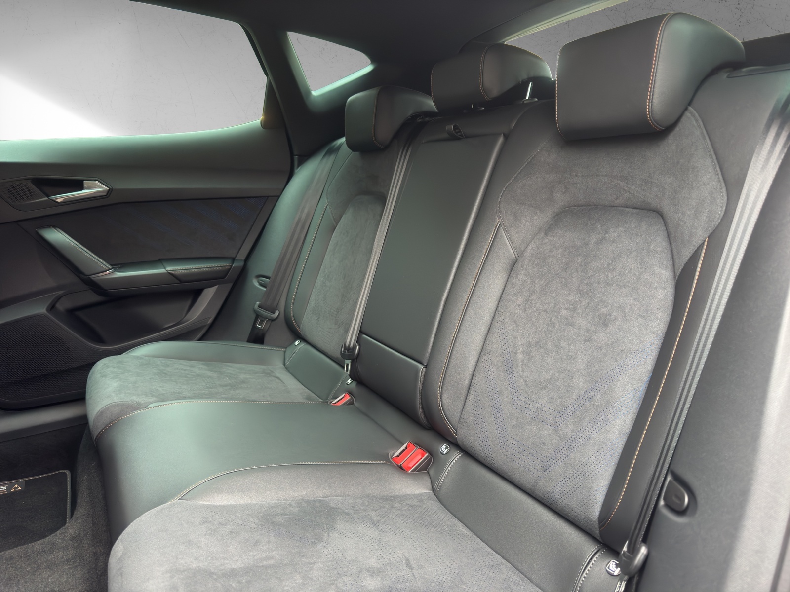 CUPRA Formentor 1.5 e-HYBRID pHEV VZ DSG-image-14