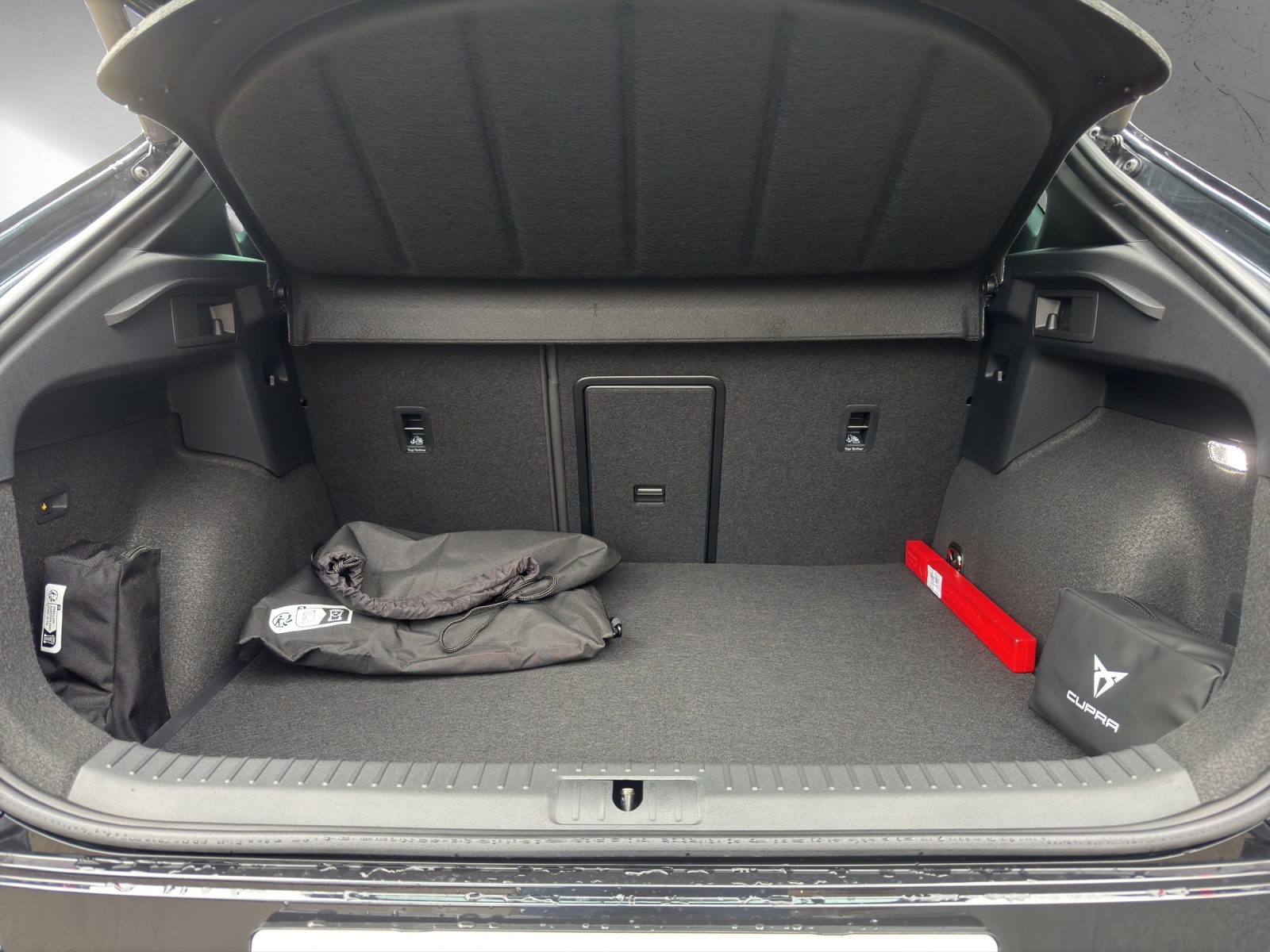 CUPRA Formentor 1.5 e-HYBRID pHEV VZ DSG-image-15