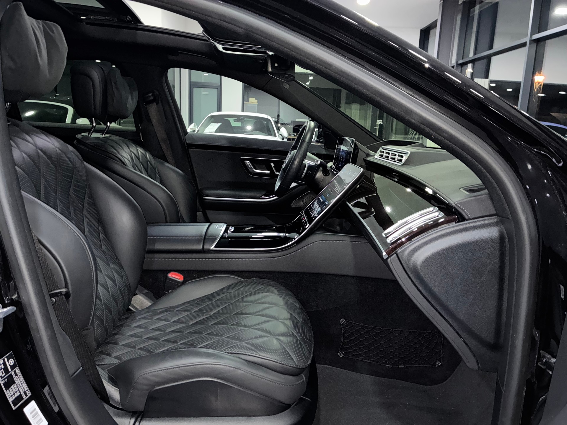 MERCEDES-BENZ S 580 4Matic AMG Line 9G-Tronic-image-12