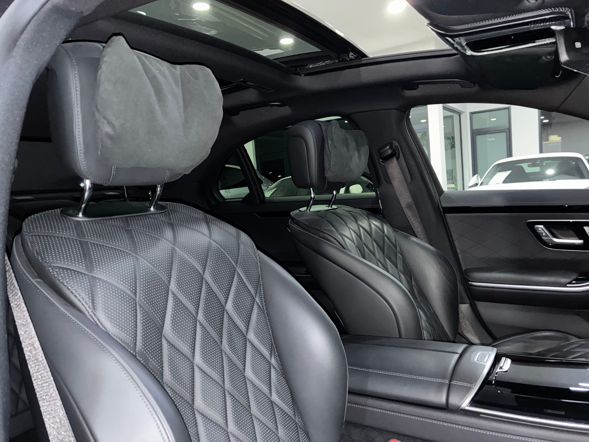 MERCEDES-BENZ S 580 4Matic AMG Line 9G-Tronic-image-13